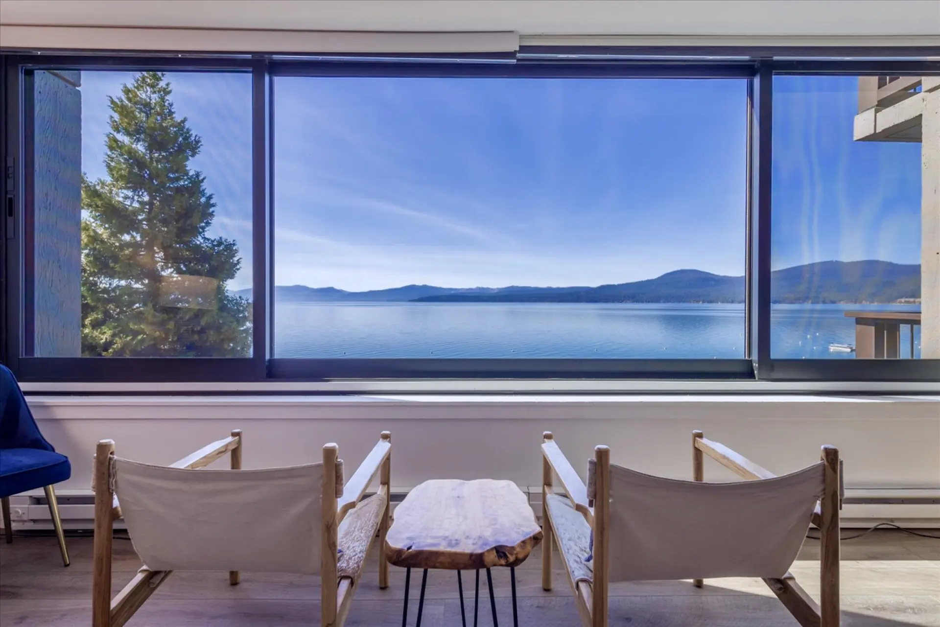 Lakefront Condo Amazing Views Pool & PB Courts