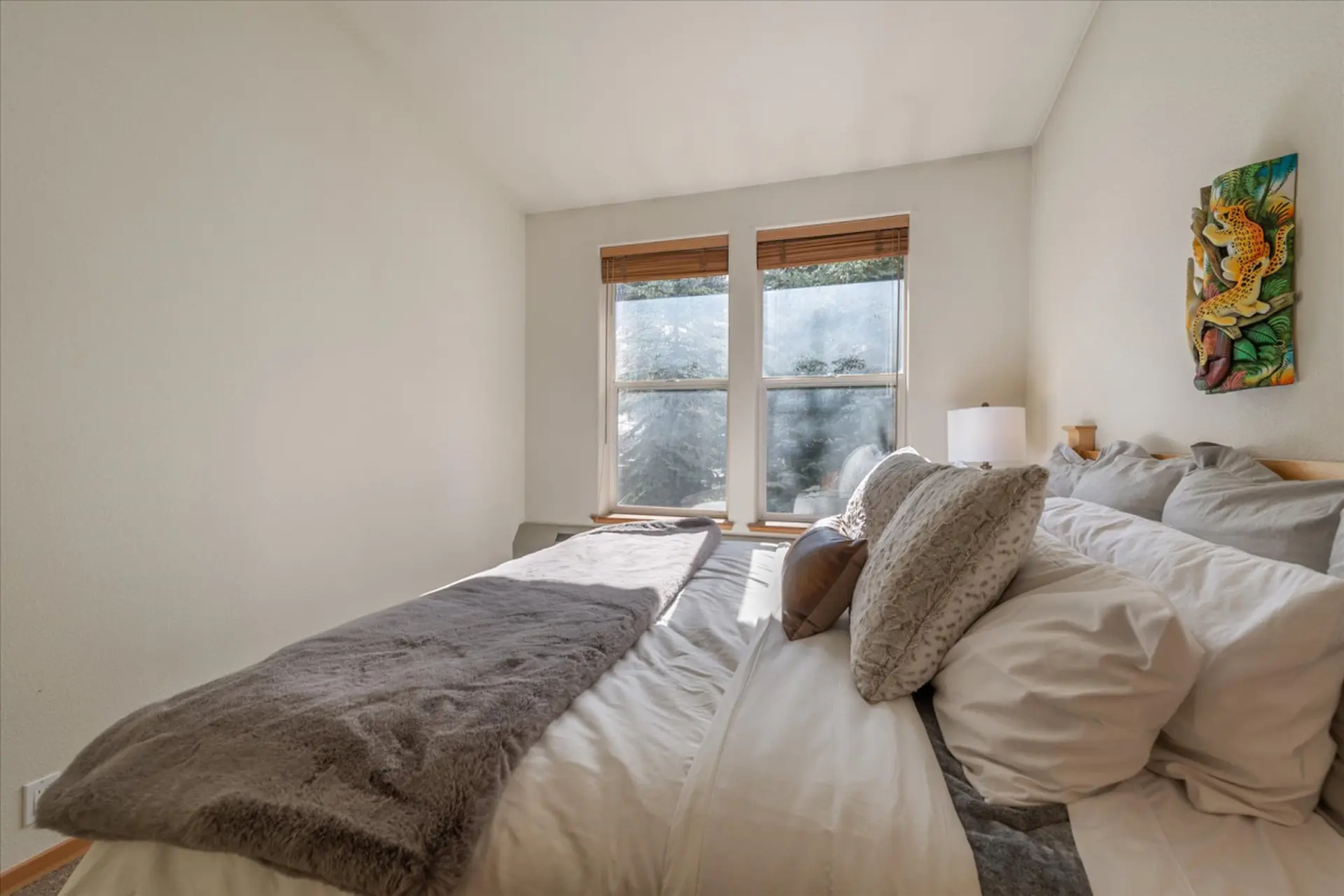 Ski-in/Out Palisades Condo Walk to Lifts A+ Views