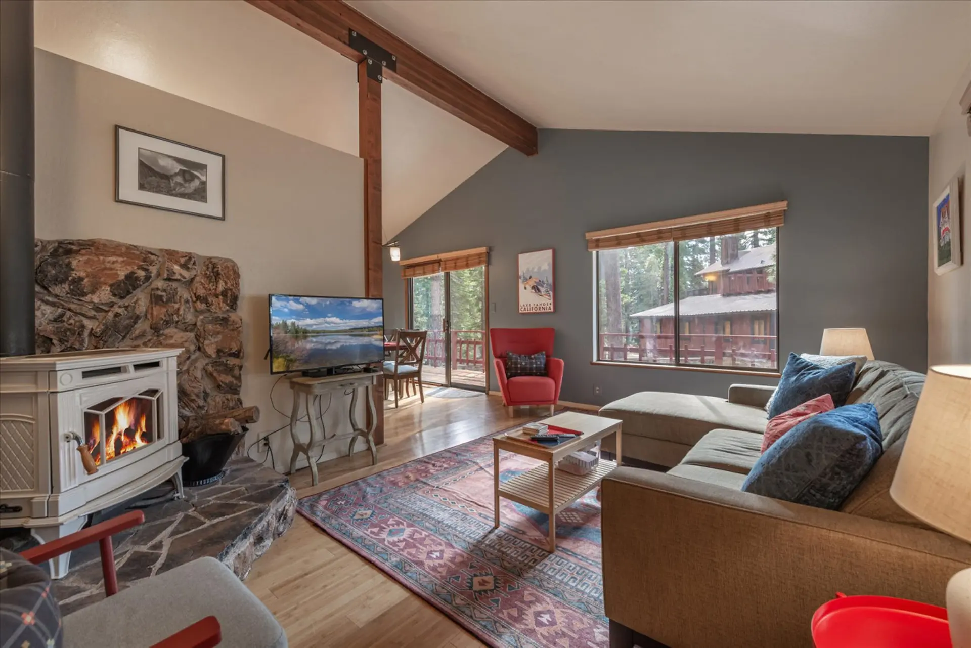 Central & Cozy Pet-Friendly Cabin w Fenced In Yard