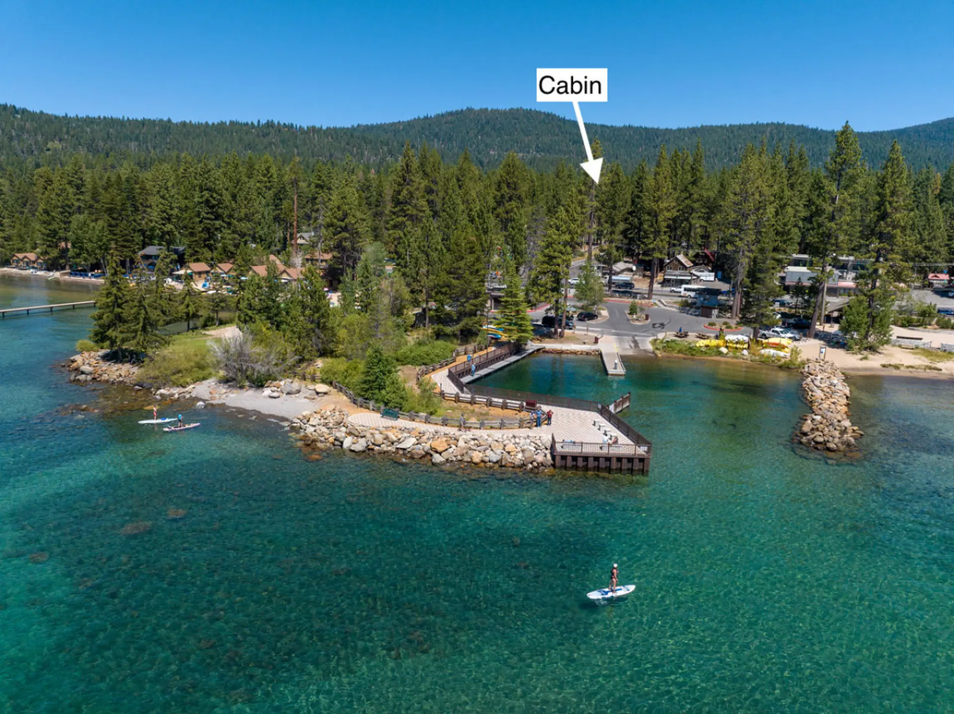 Cozy Cabin 5 Min Walk to Lake Hot-Tub A+ Location