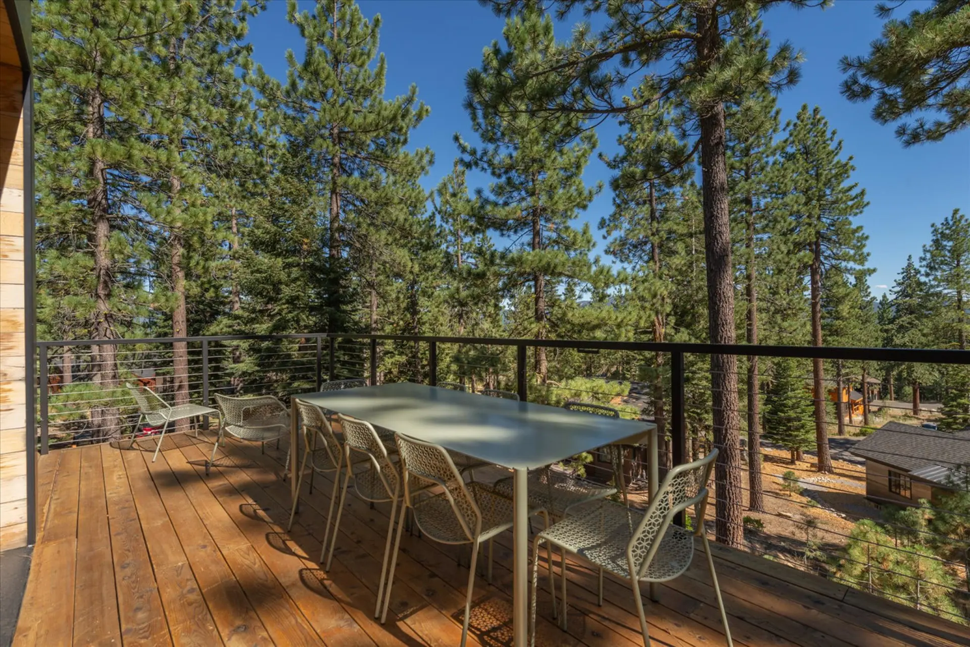 Modern Eco-Friendly Truckee Home New HotTub Dog OK