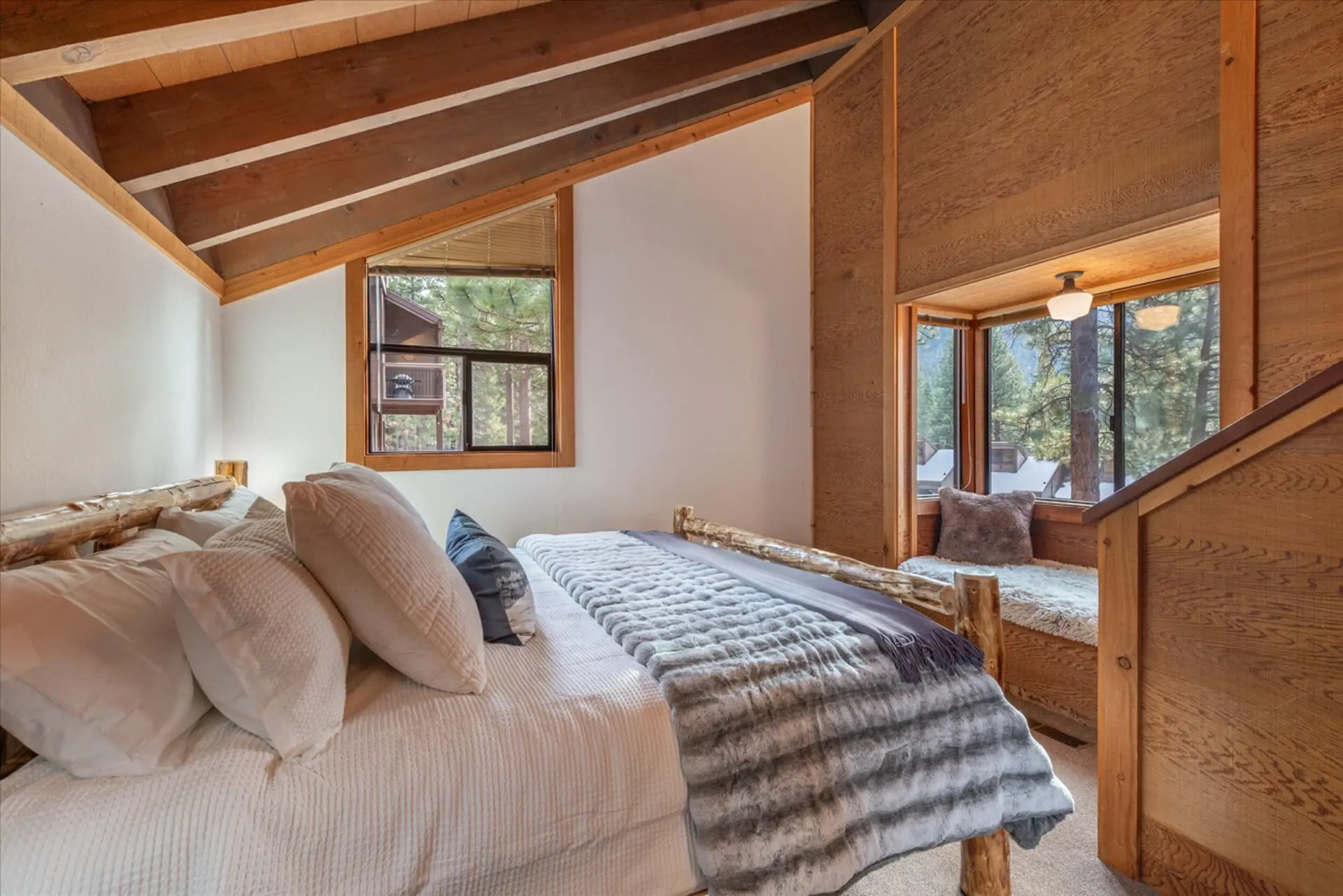 Northstar Condo Hot Tubs Free Shuttle to Village