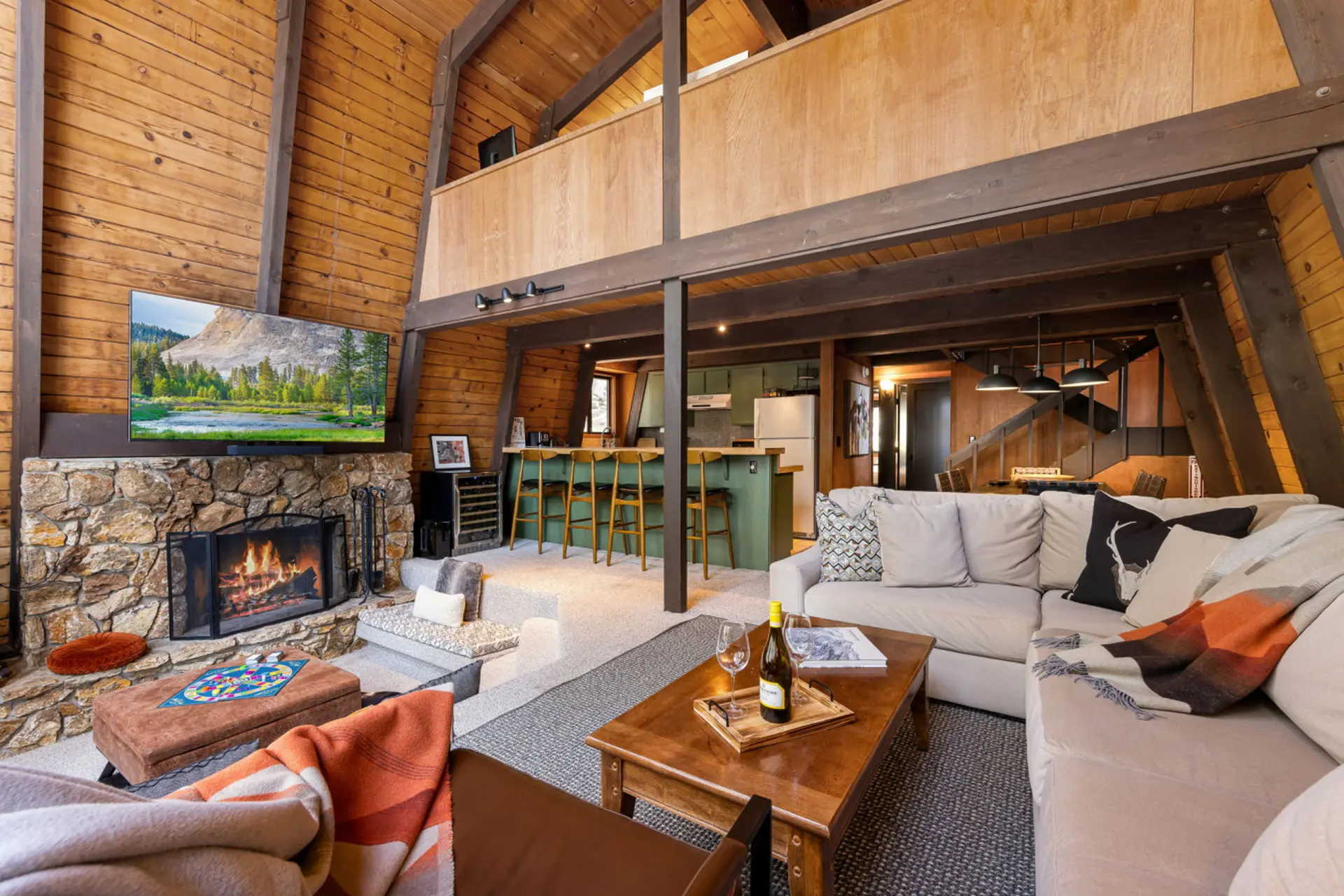 Renovated Cozy Cabin Lake View Deck A+ Location