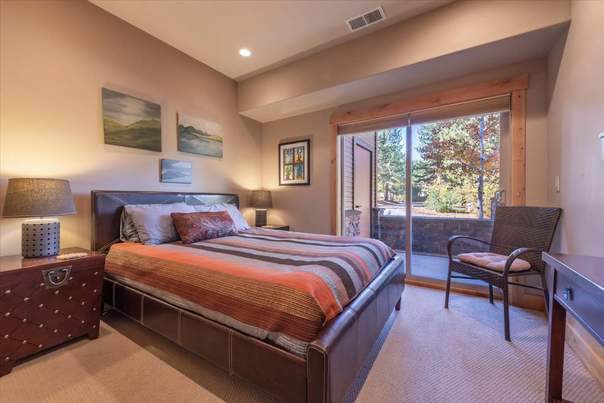 Deluxe Truckee townhome 3BDR/2.5BA Dog Friendly