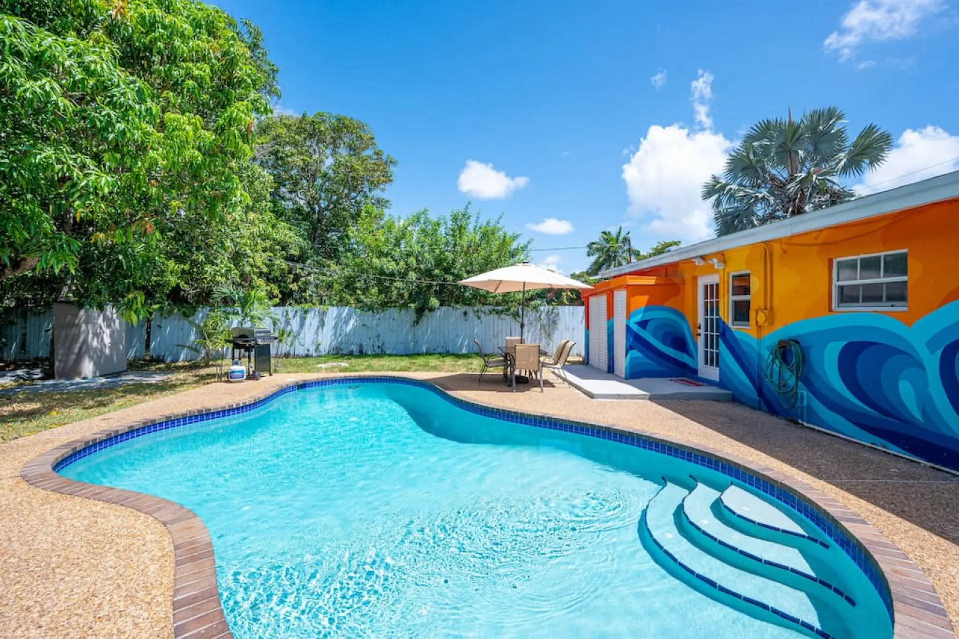 Casa Ola - Surf Themed Pool Home, Near Downtown