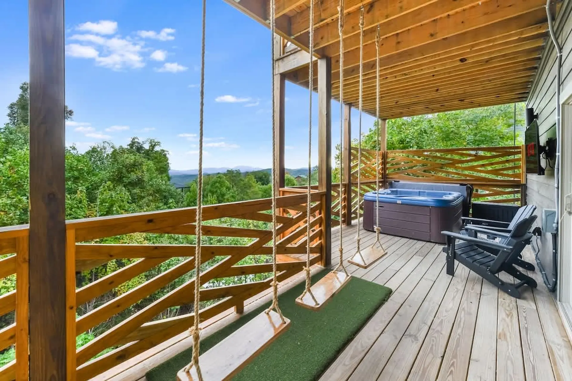 Incredible Mtn Views! Chalet Village Gatlinburg
