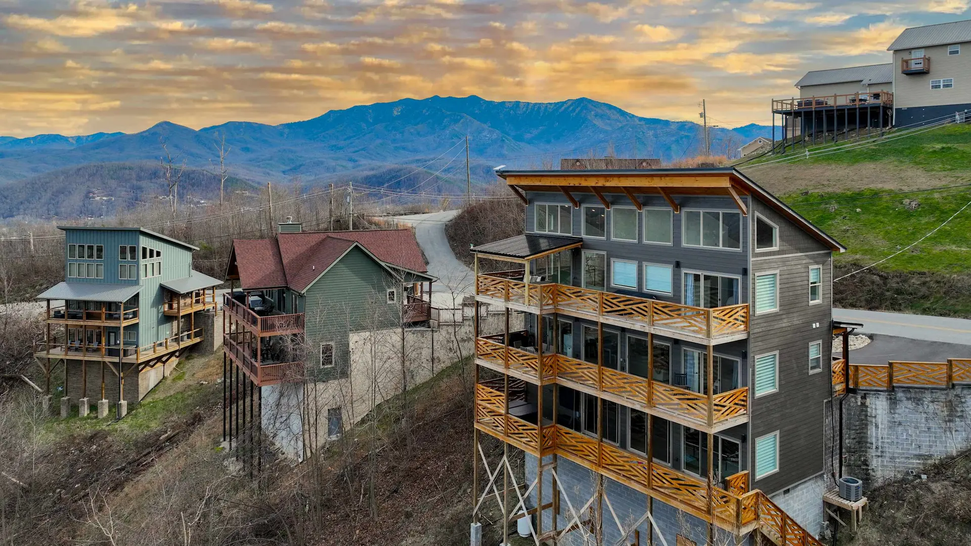 Incredible Mtn Views! Chalet Village Gatlinburg