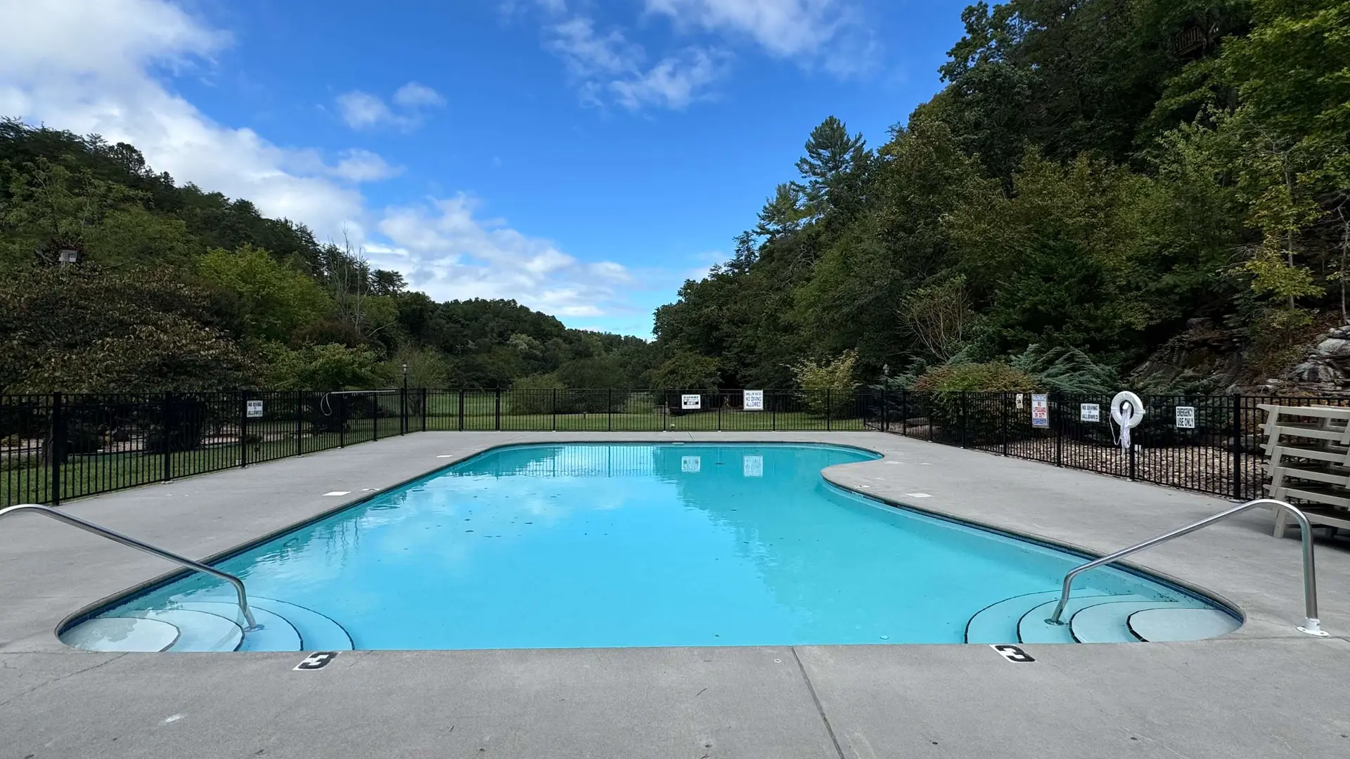 Indoor Pool - 5 Miles To Parkway - Mini Golf