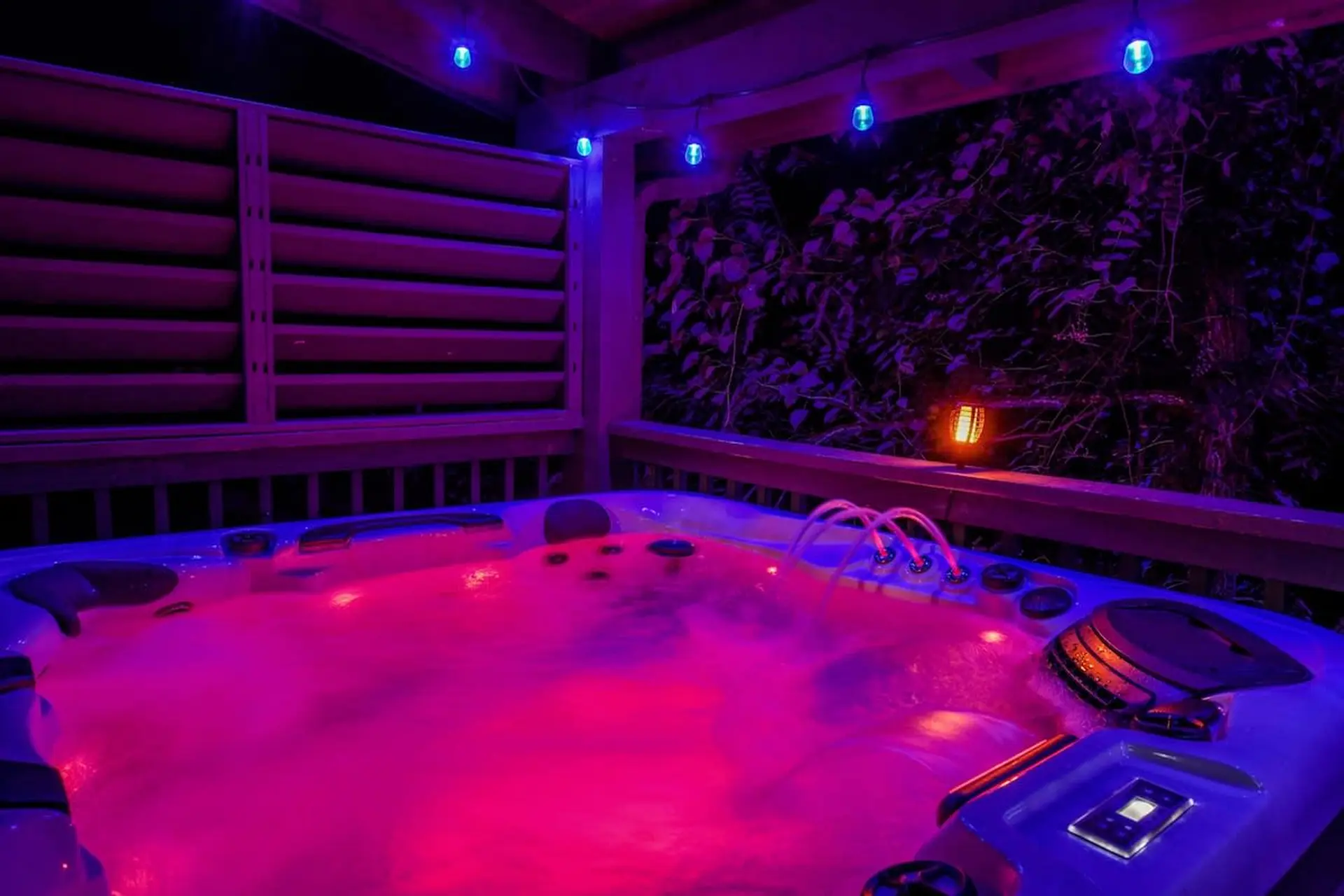 Bootlegger Theme - HotTub, Pool, Arcade, NERF Wall