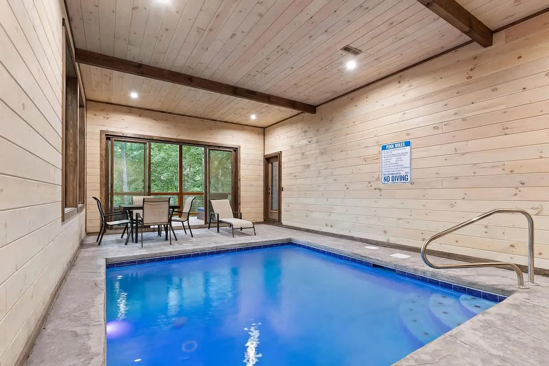 5 Bedrooms - Indoor Pool - Arcade Room!