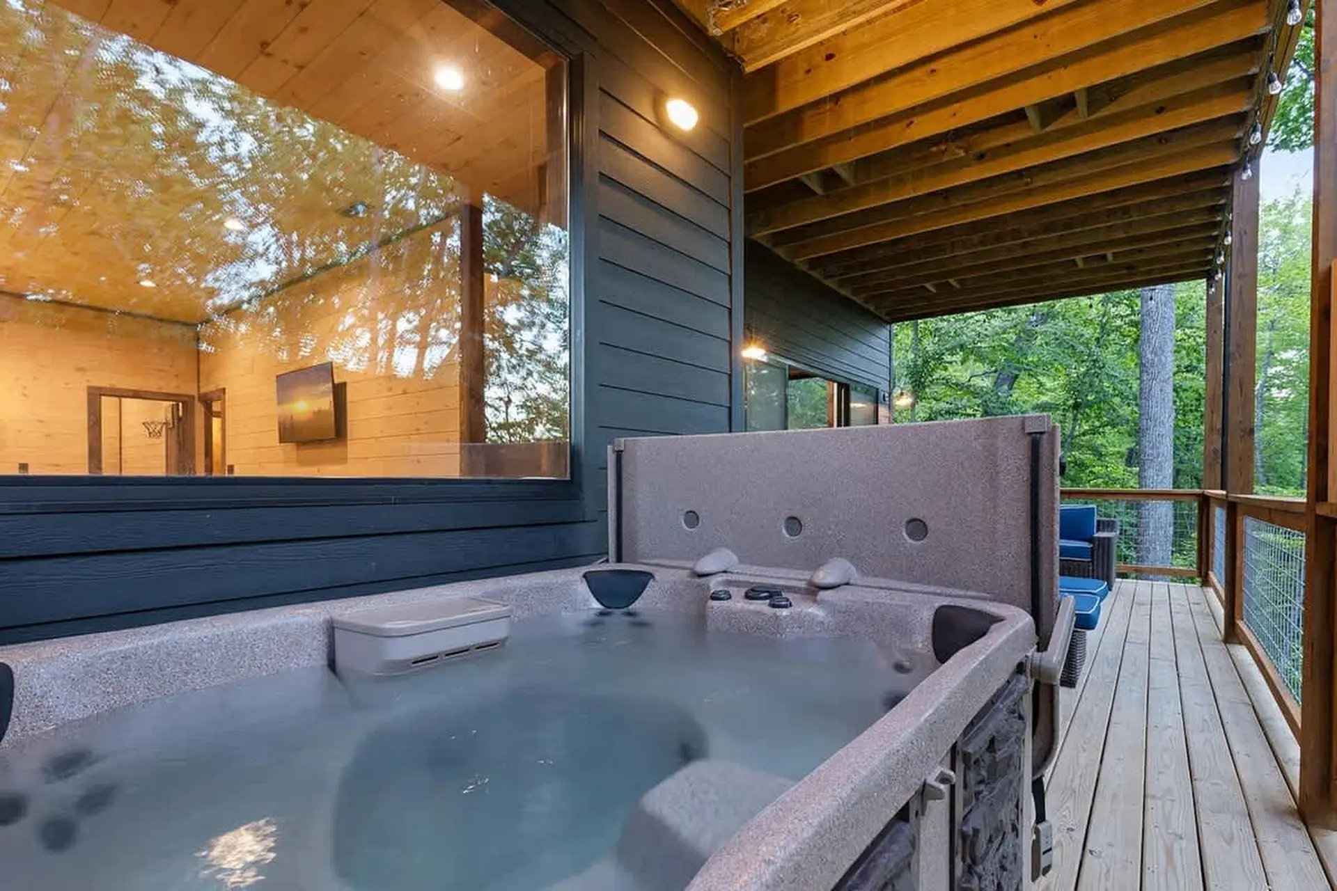 5 Bedrooms - Indoor Pool - Arcade Room!