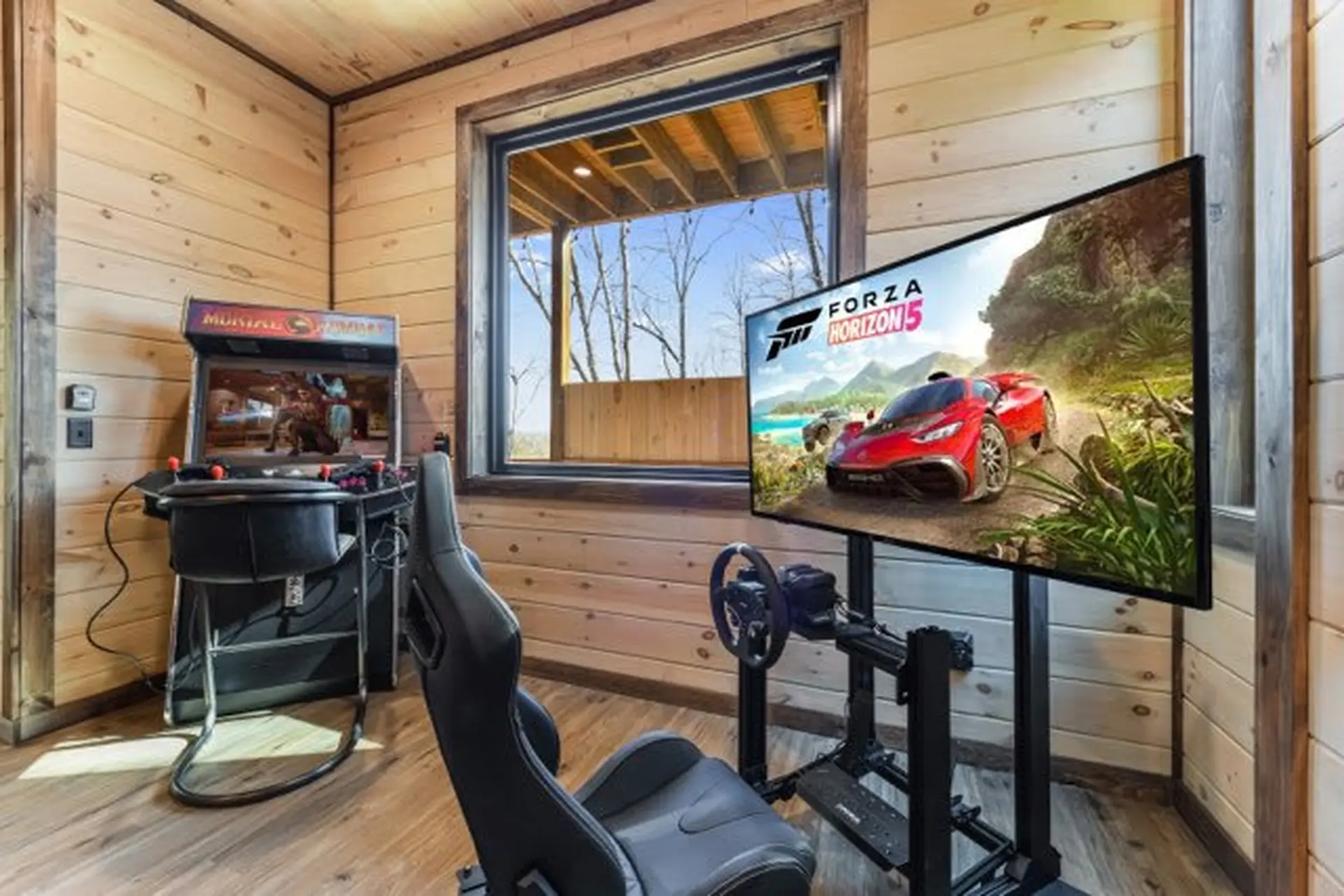 5 Bedrooms - Indoor Pool - Arcade Room!