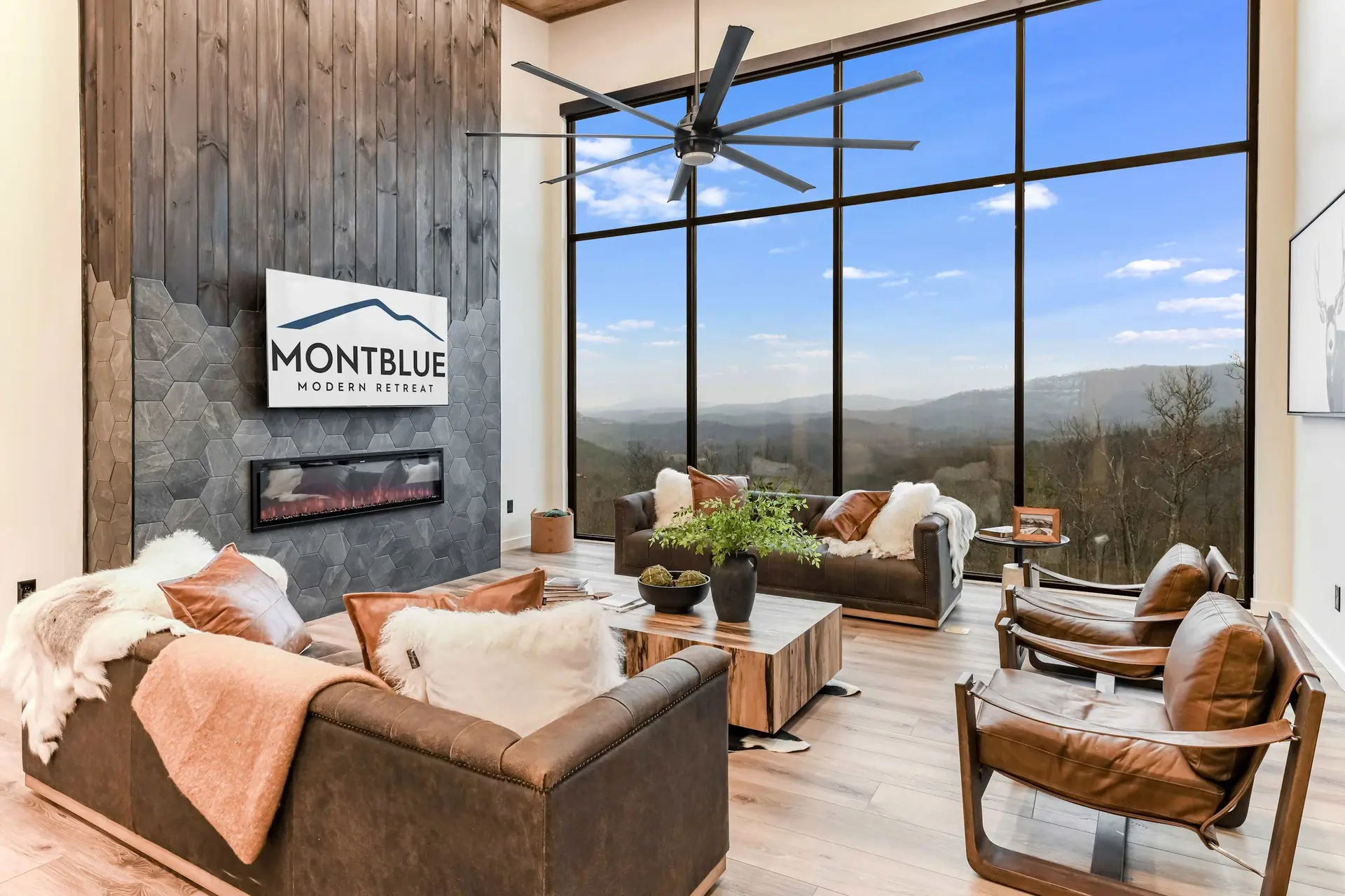 Montblue - Unobstructed Panoramic Mountain Views!