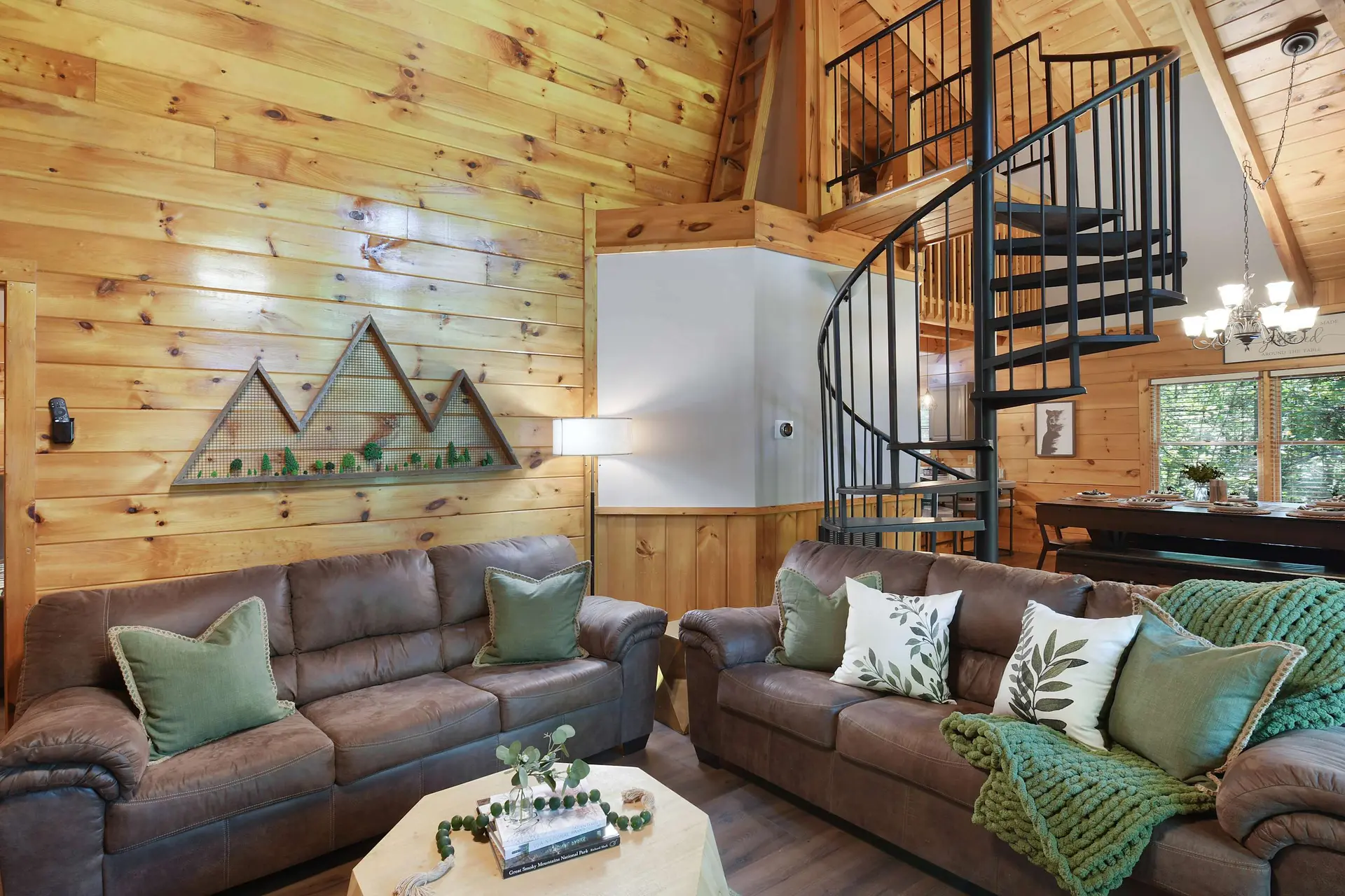 Cozy Gatlinburg Cabin | Hot Tub | Fire Table