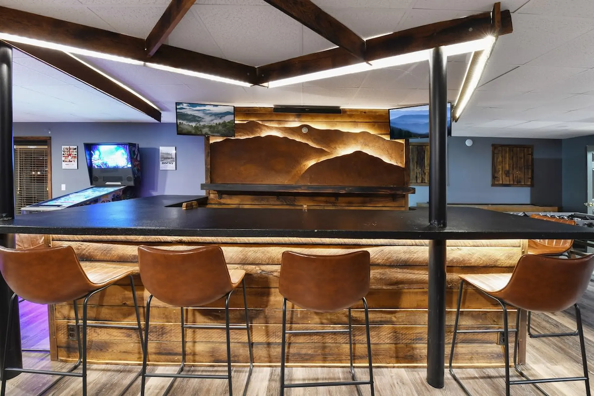 Luxury Lodge In The Smokies | Pool & Games