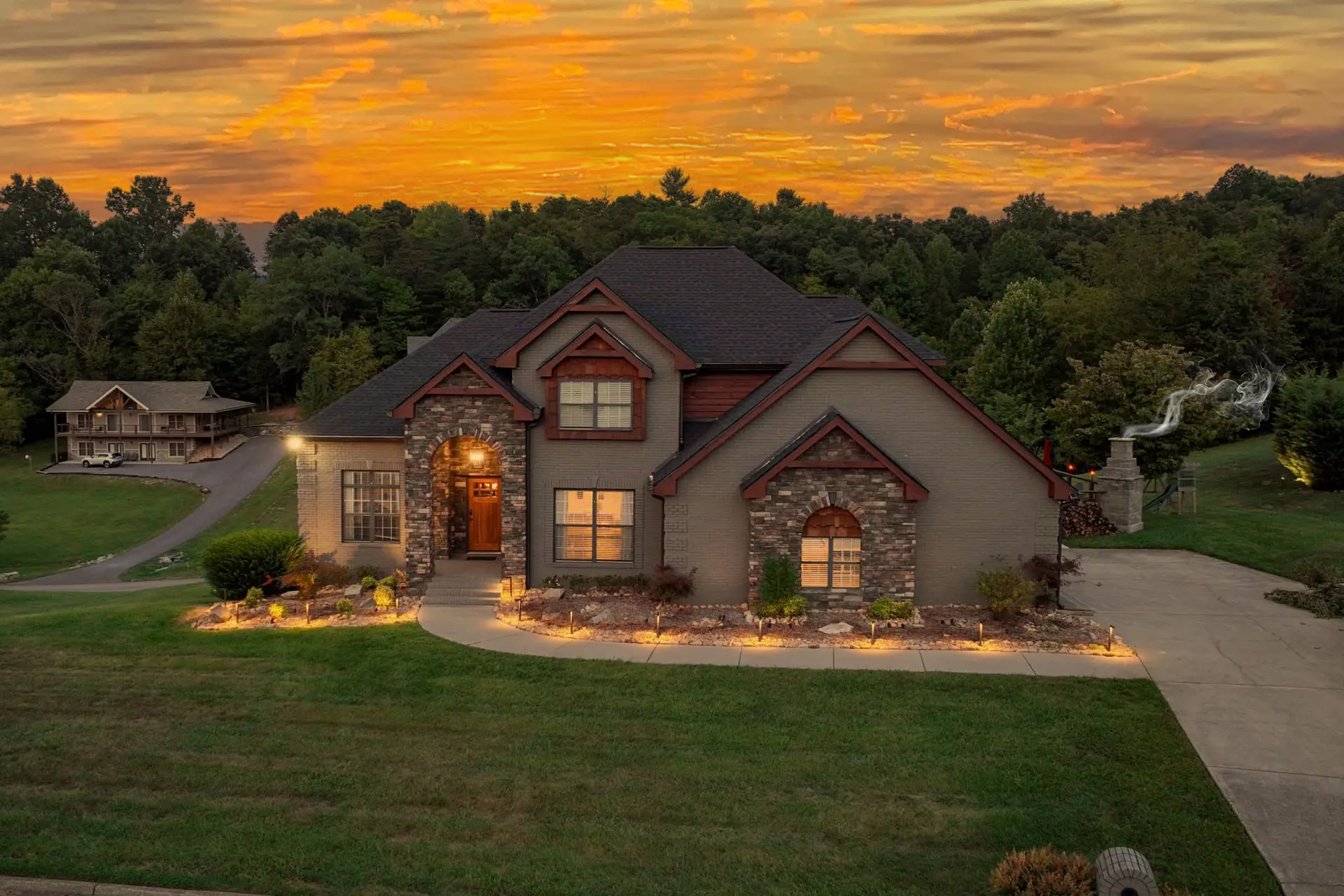 Luxury Lodge In The Smokies | Pool & Games