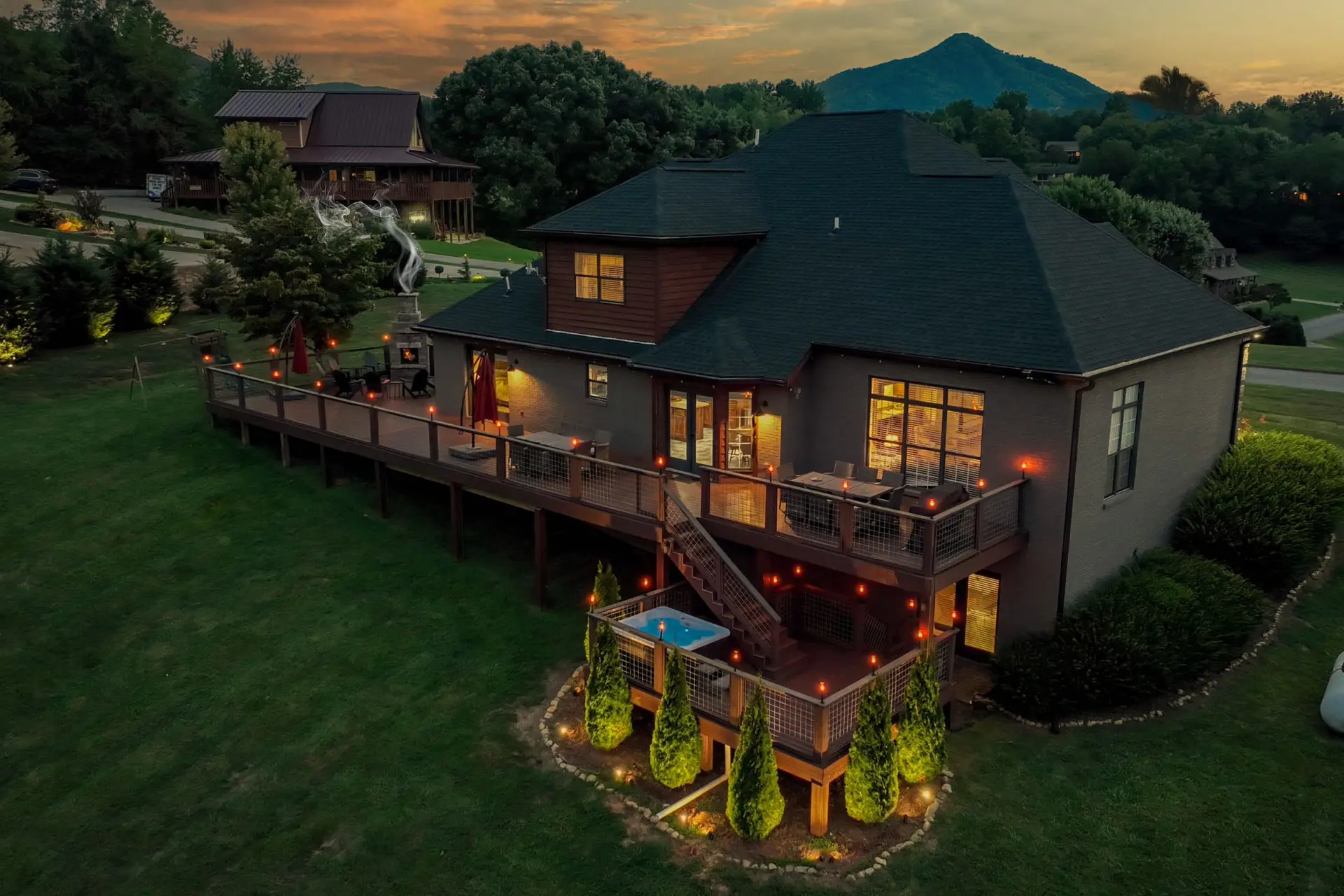 Greystone - 5,000 Sq Ft Luxury Lodge - Pool
