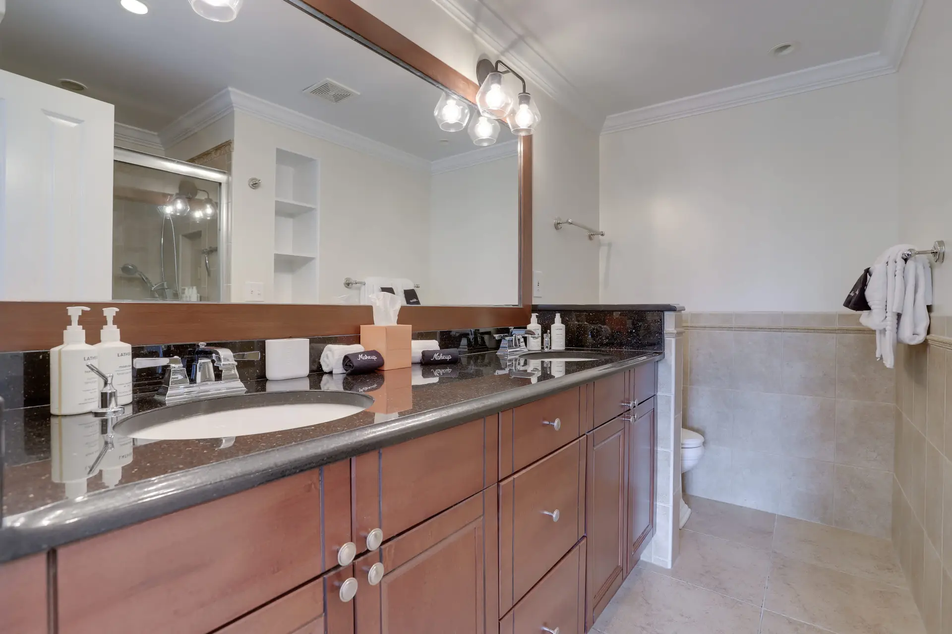 Sojourn's Gorgeous 2 BR 2.5 BA in Coveted Location