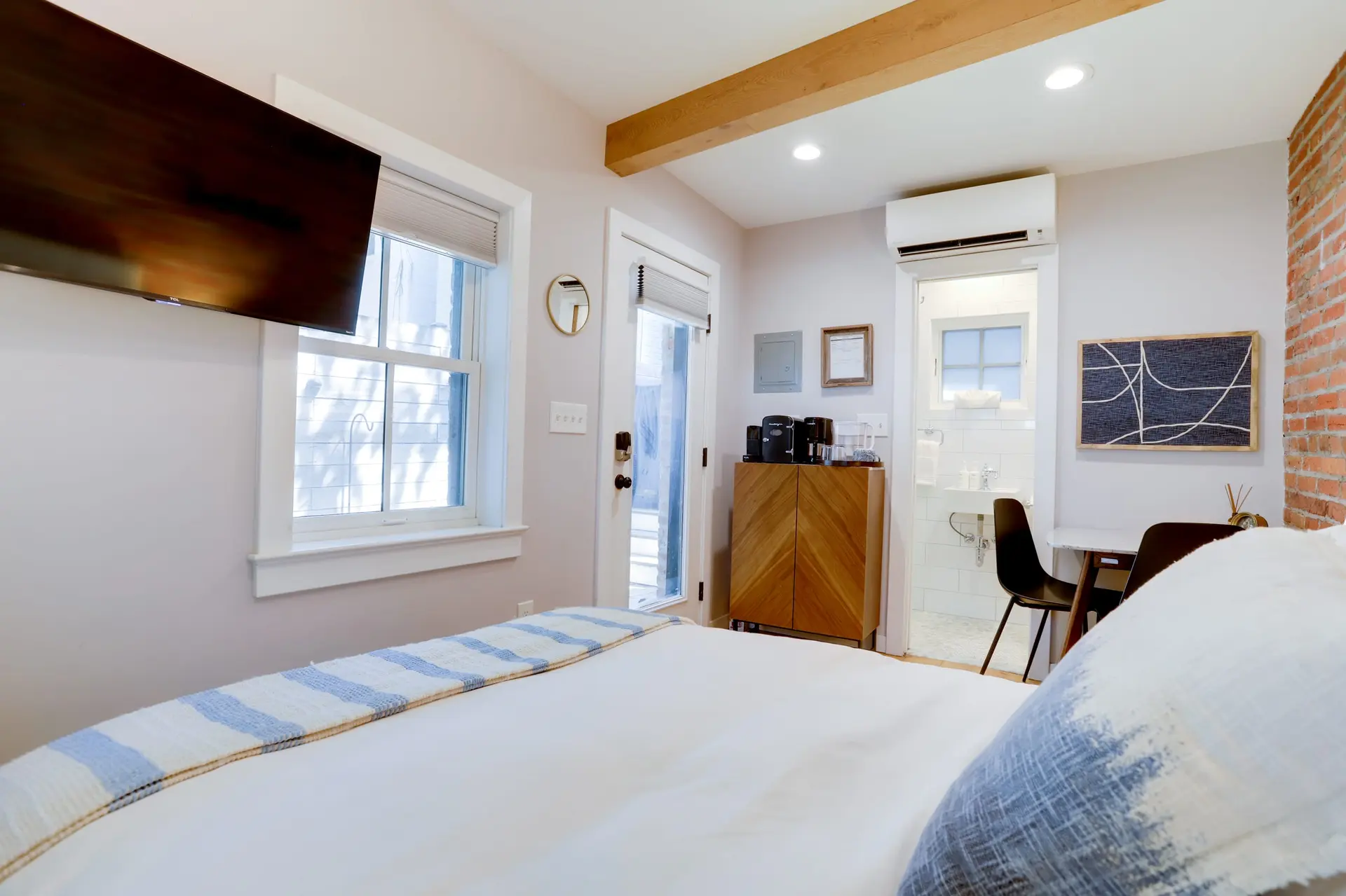 Sojourn Studio Private Carriage House for Two