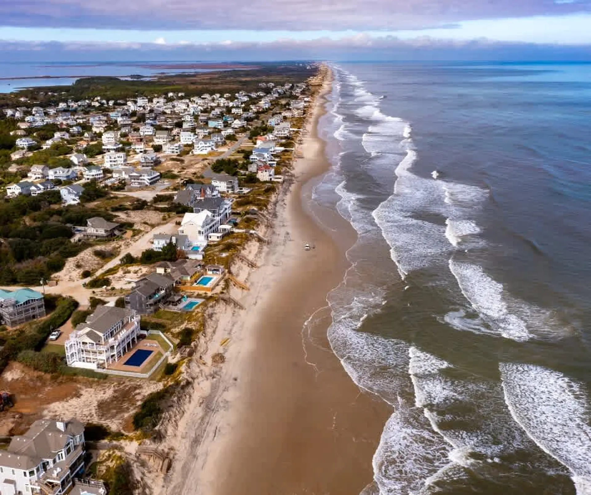 7Min Walk to Beach & Saltwater Pool!