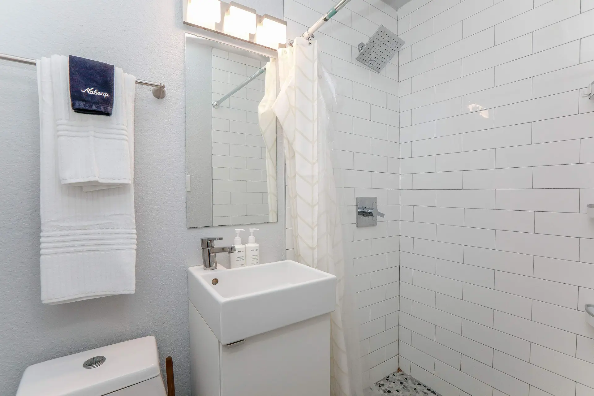 Sojourn Palm Suite 2 BR 2 BA at Beach Cottages