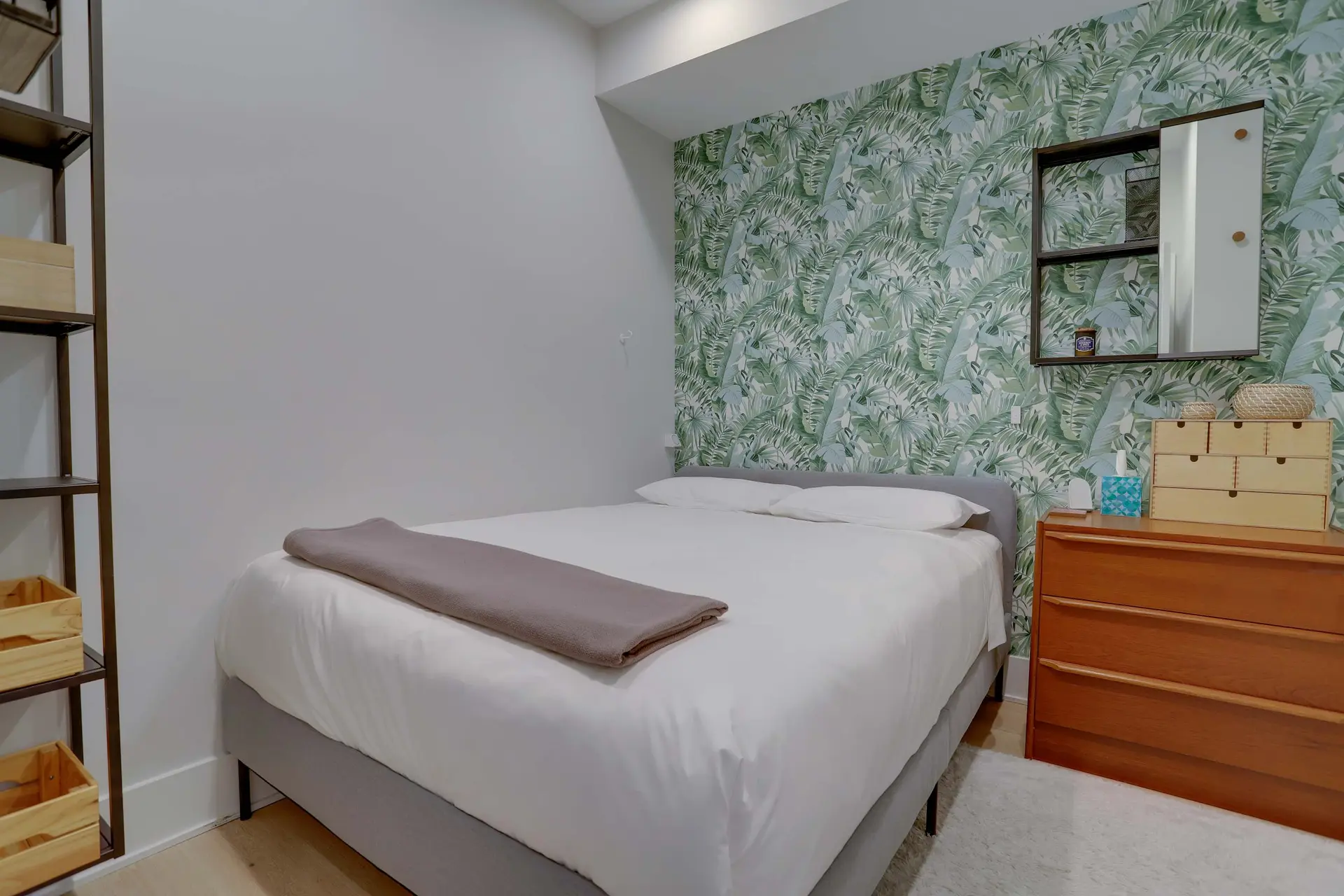 Sojourn Worldly 1 BR 2 BA, 2 Blocks to Shaw Metro