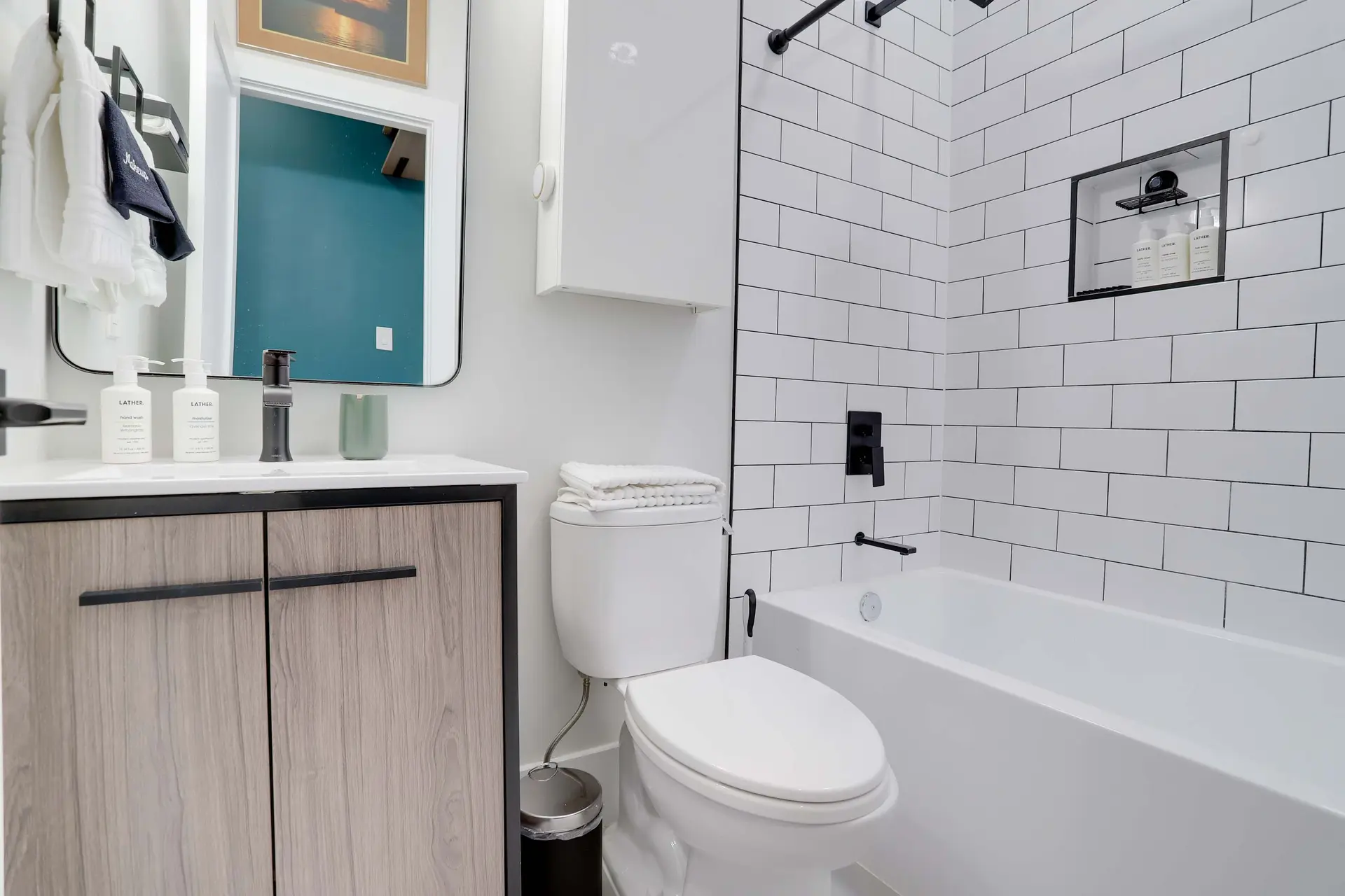 Sojourn Worldly 1 BR 2 BA, 2 Blocks to Shaw Metro