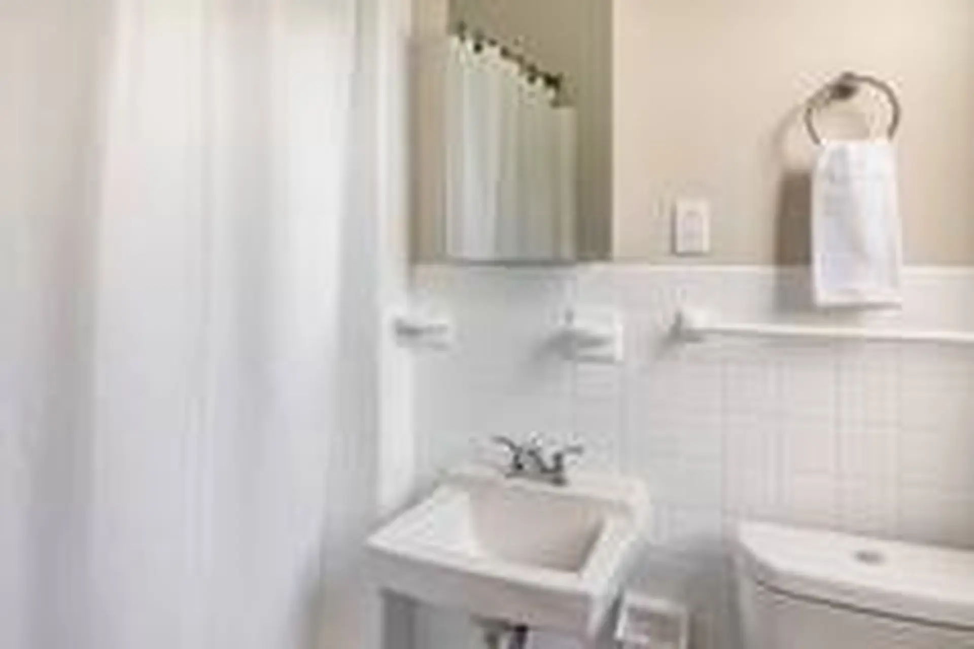 Woodley Studio Penthouse 404
