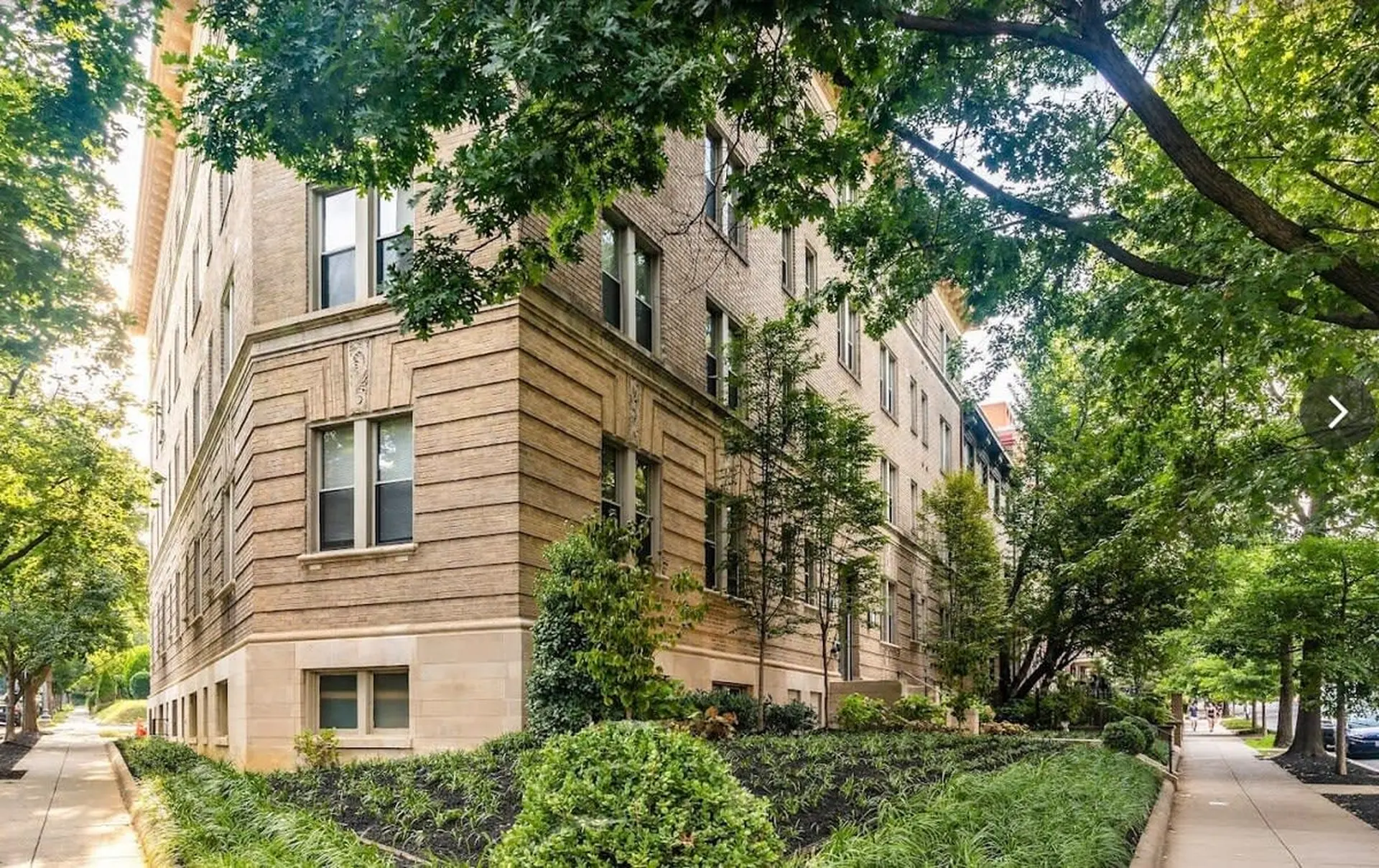 Sojourn Woodley Studio | Walkable Penthouse | 404
