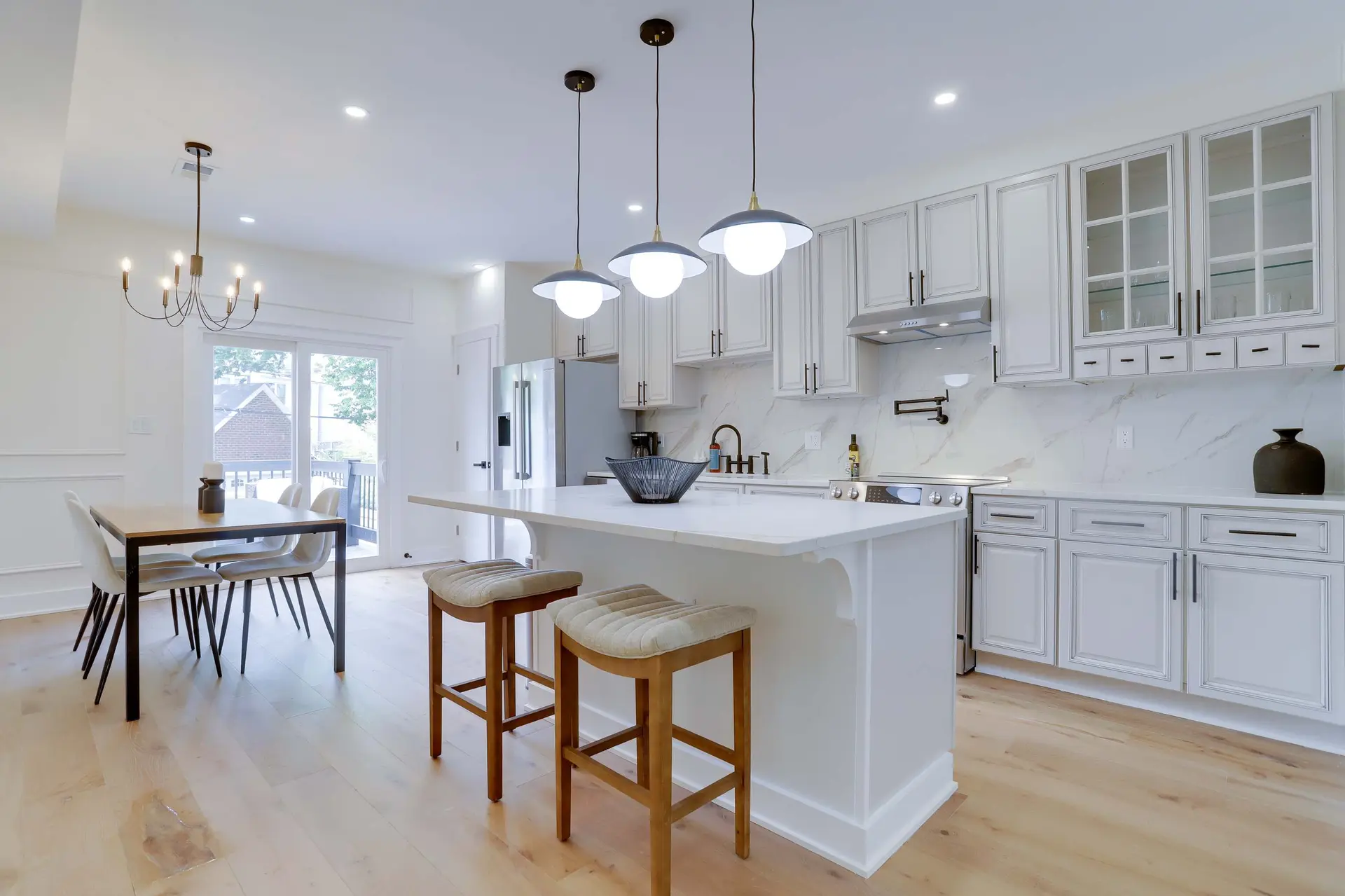 Sojourn Capitol Hill Light, Airy with Rooftop Deck