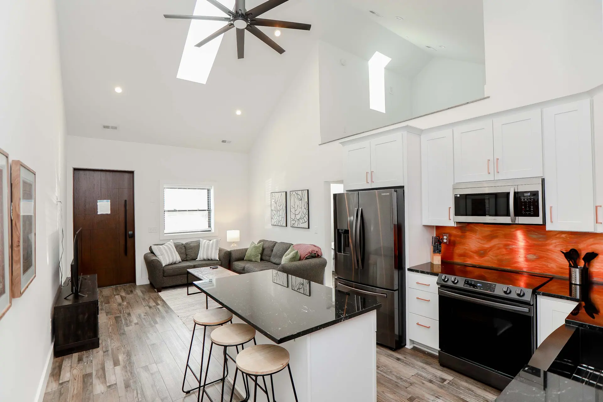 Sojourn Steps to the Beach Sleeps 4