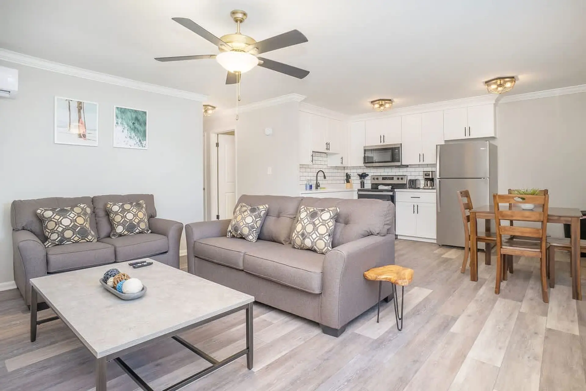 Hillside Cove - Plank Suite