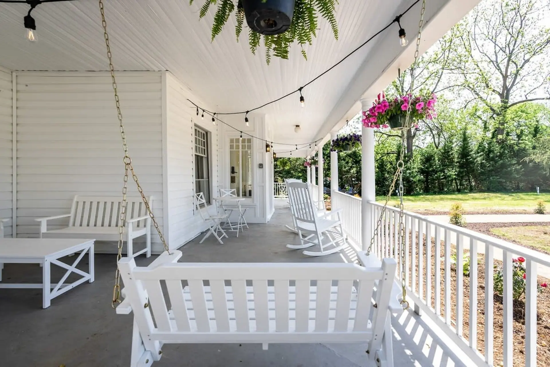 Sojourn at The Legacy Inn- The Parton Suite