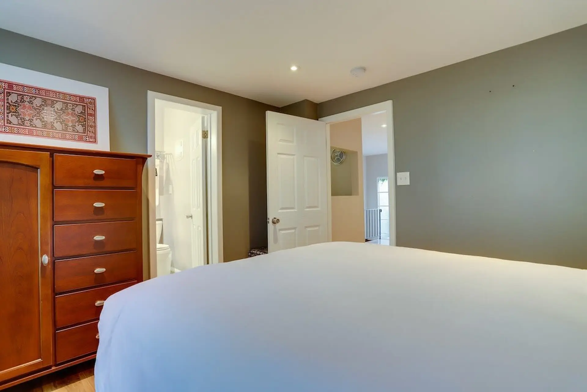 Fabulous 1 BR with Private Deck