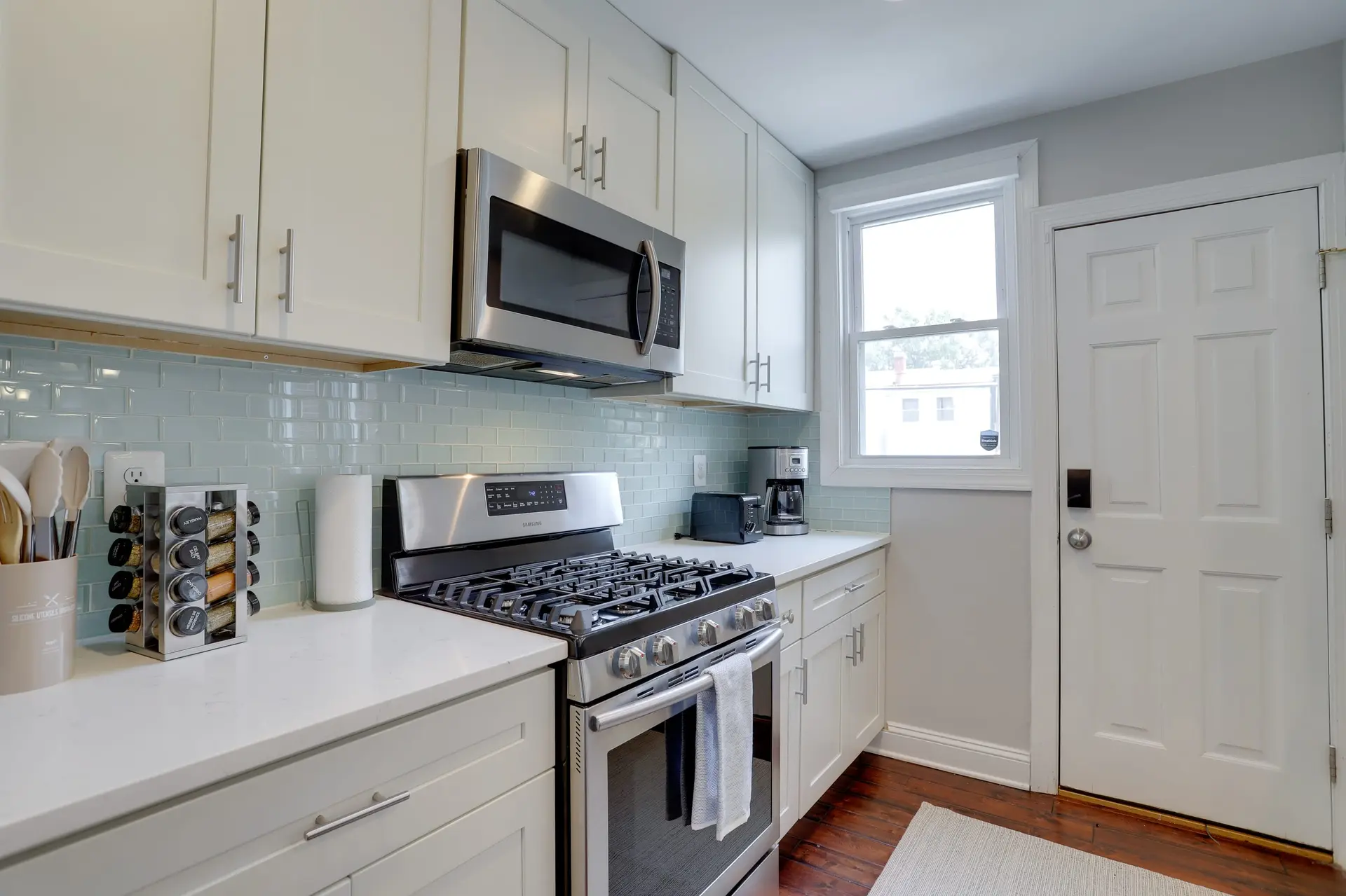 Sojourn's 3 BR w/ Relaxing Porch & Free Parking