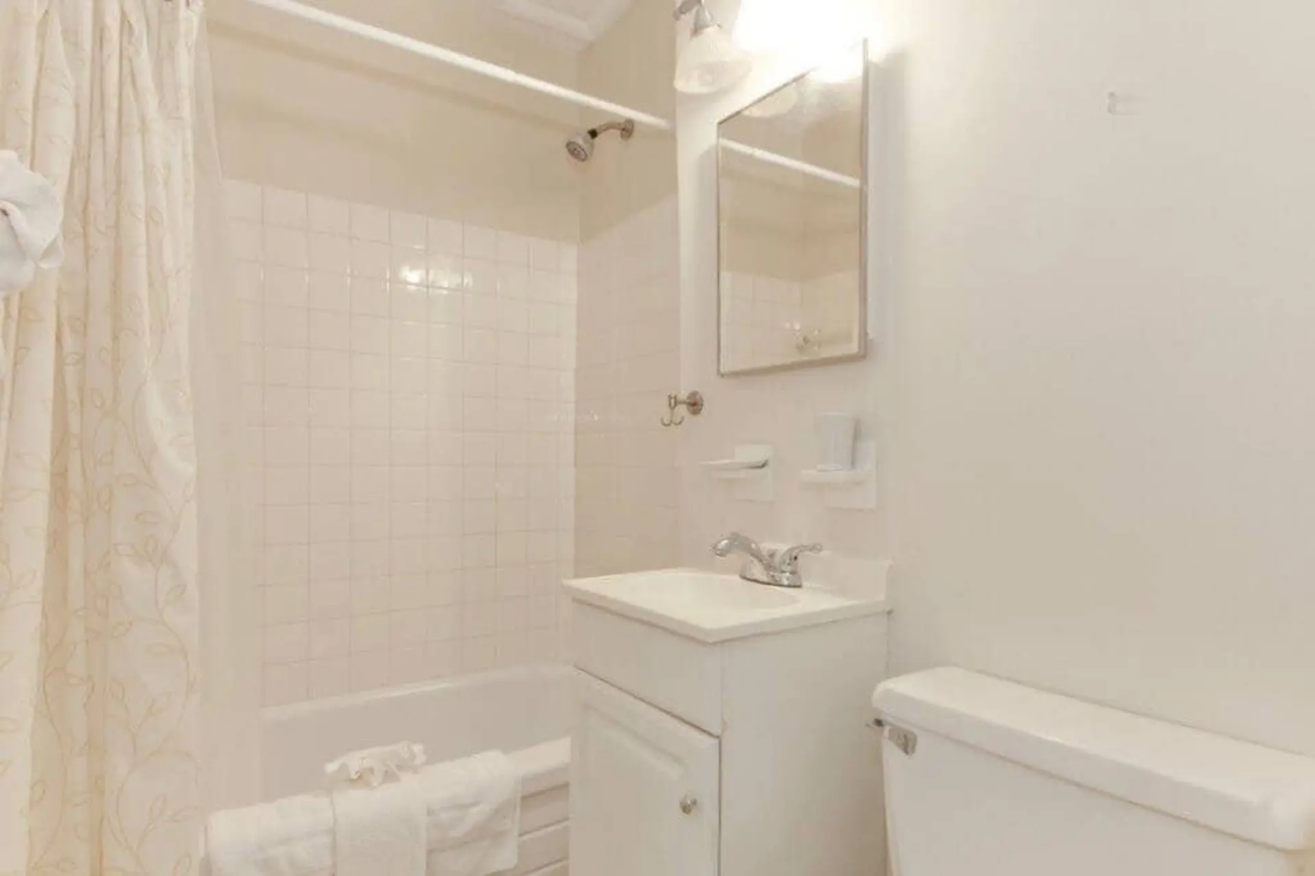 Sojourn Studio on 19th Unit #3