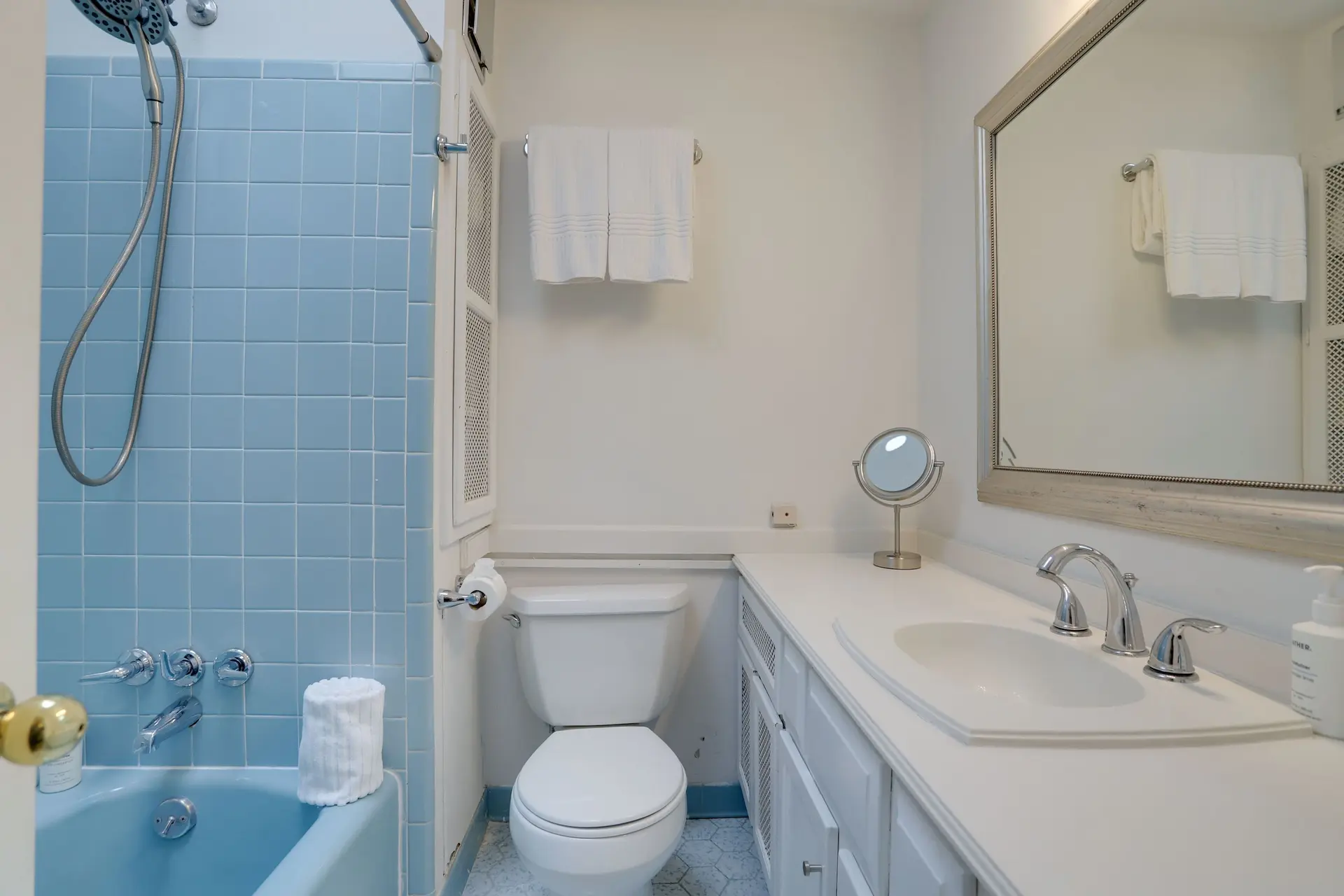 Sojourn Studio Bird Nest at Palisades Place | #3