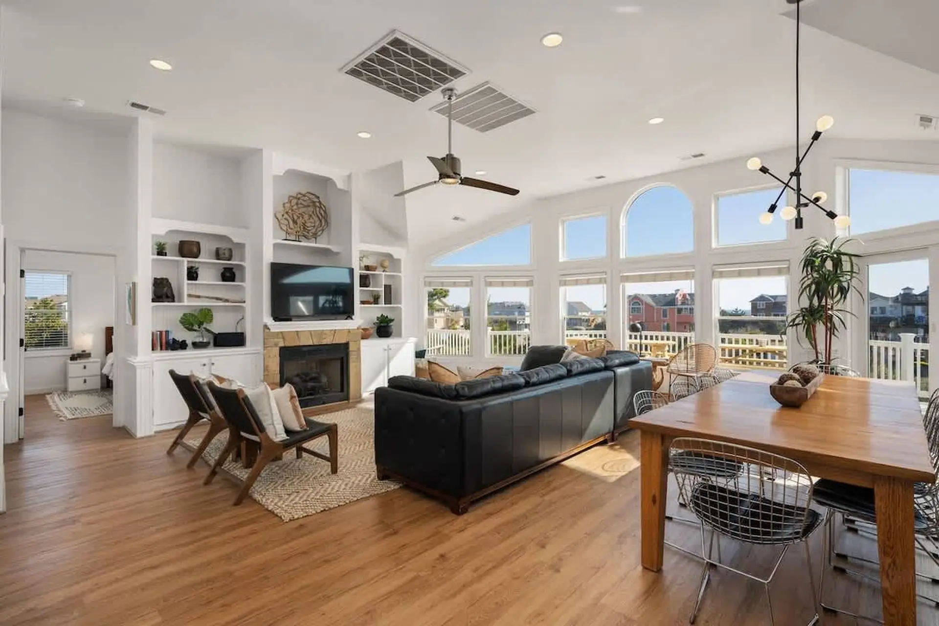 Sleeps 19, Ocean Views & 4-Min Walk to the Beach