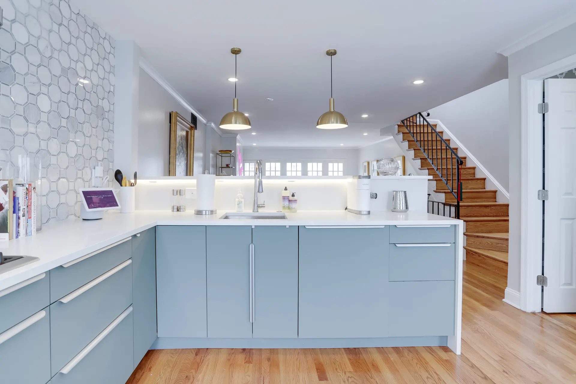 Sojourn A Chic 3 BR | Capitol Hill