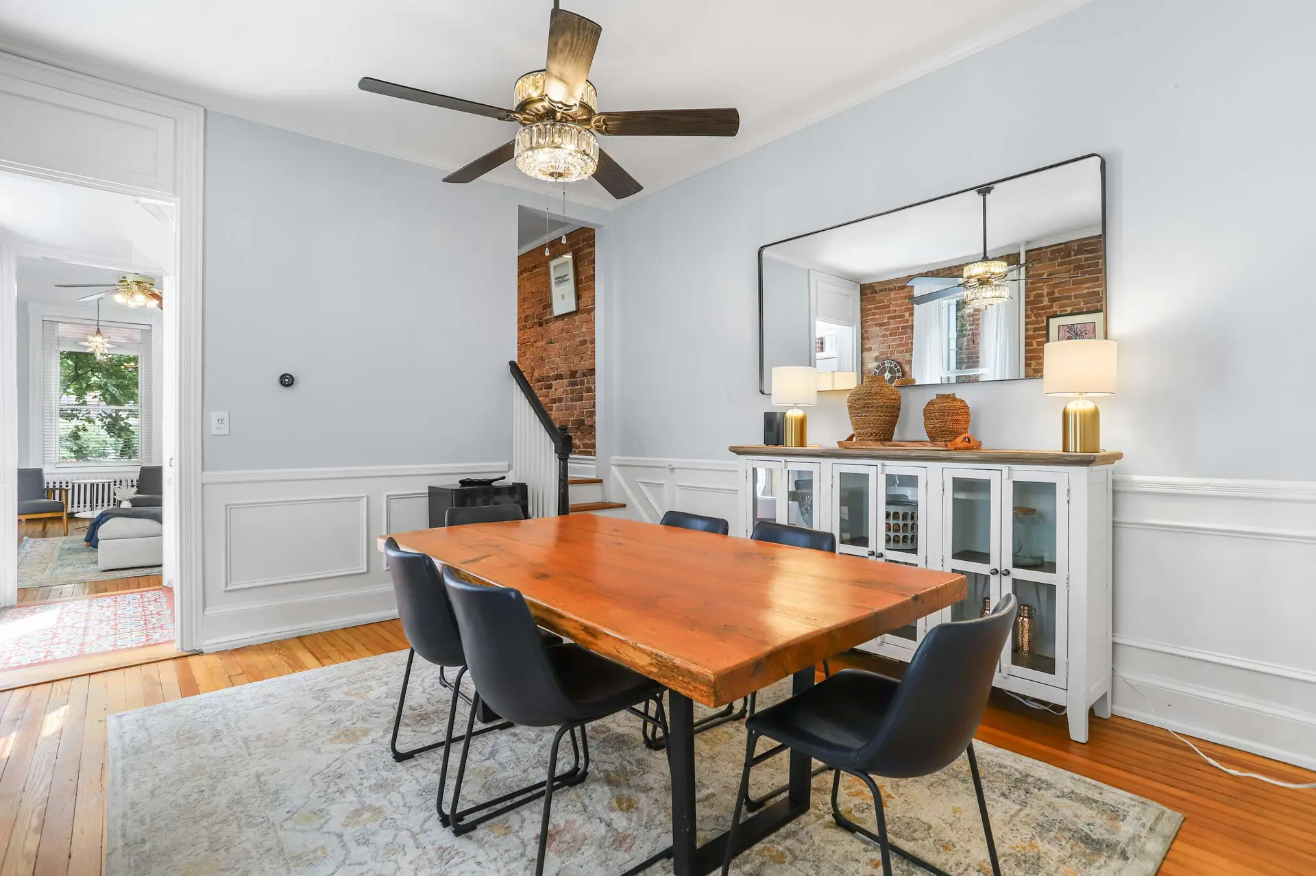 Sojourn Lovely Hill Home w/ Backyard near DC Icons