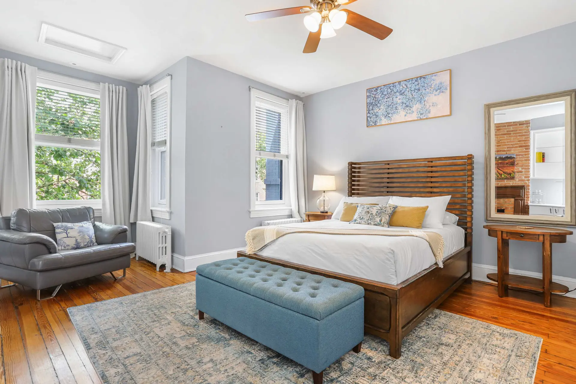 Sojourn Lovely Hill Home w/ Backyard near DC Icons