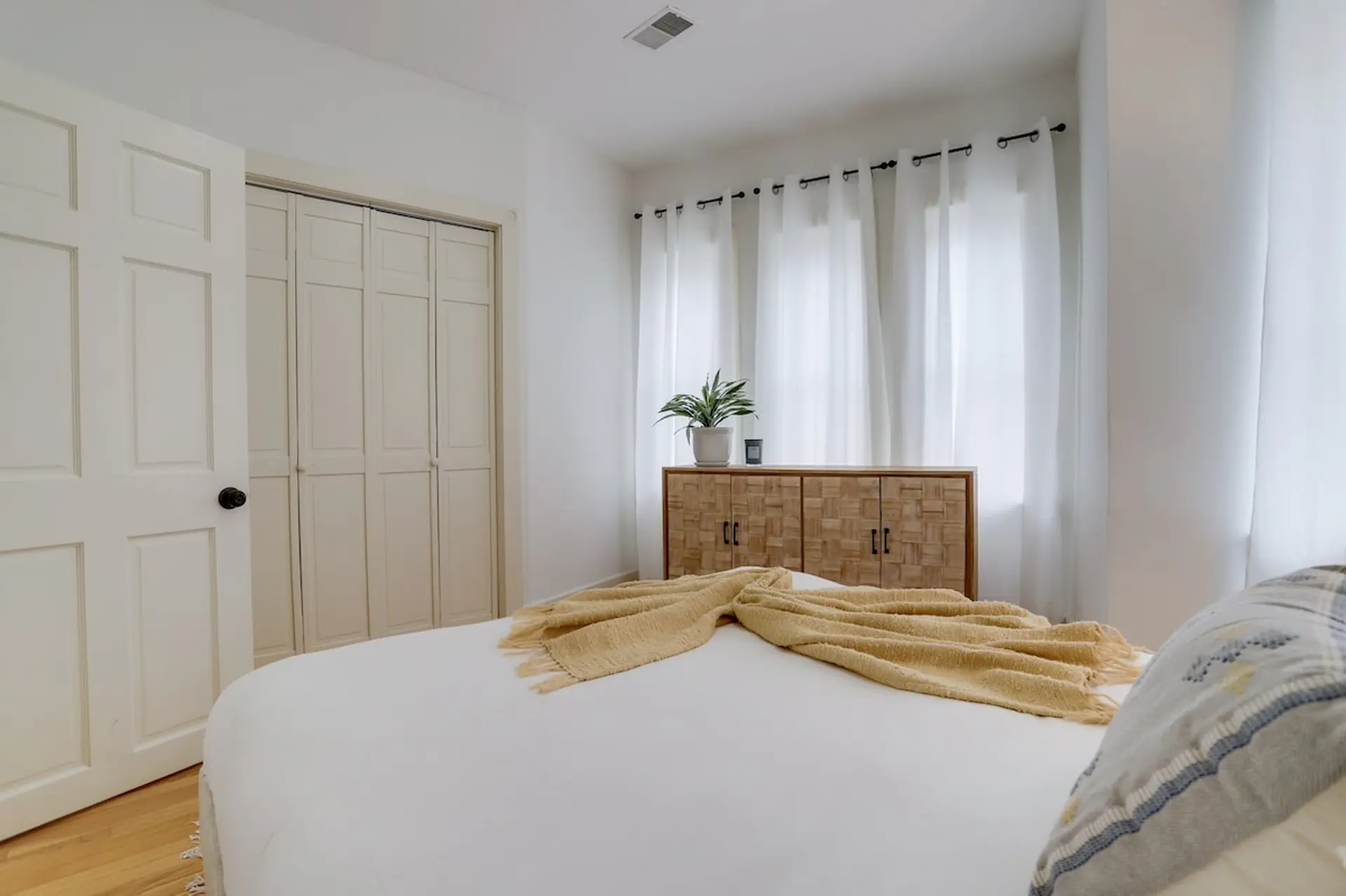 Sojourn | Classic Dupont Circle | 3 BR