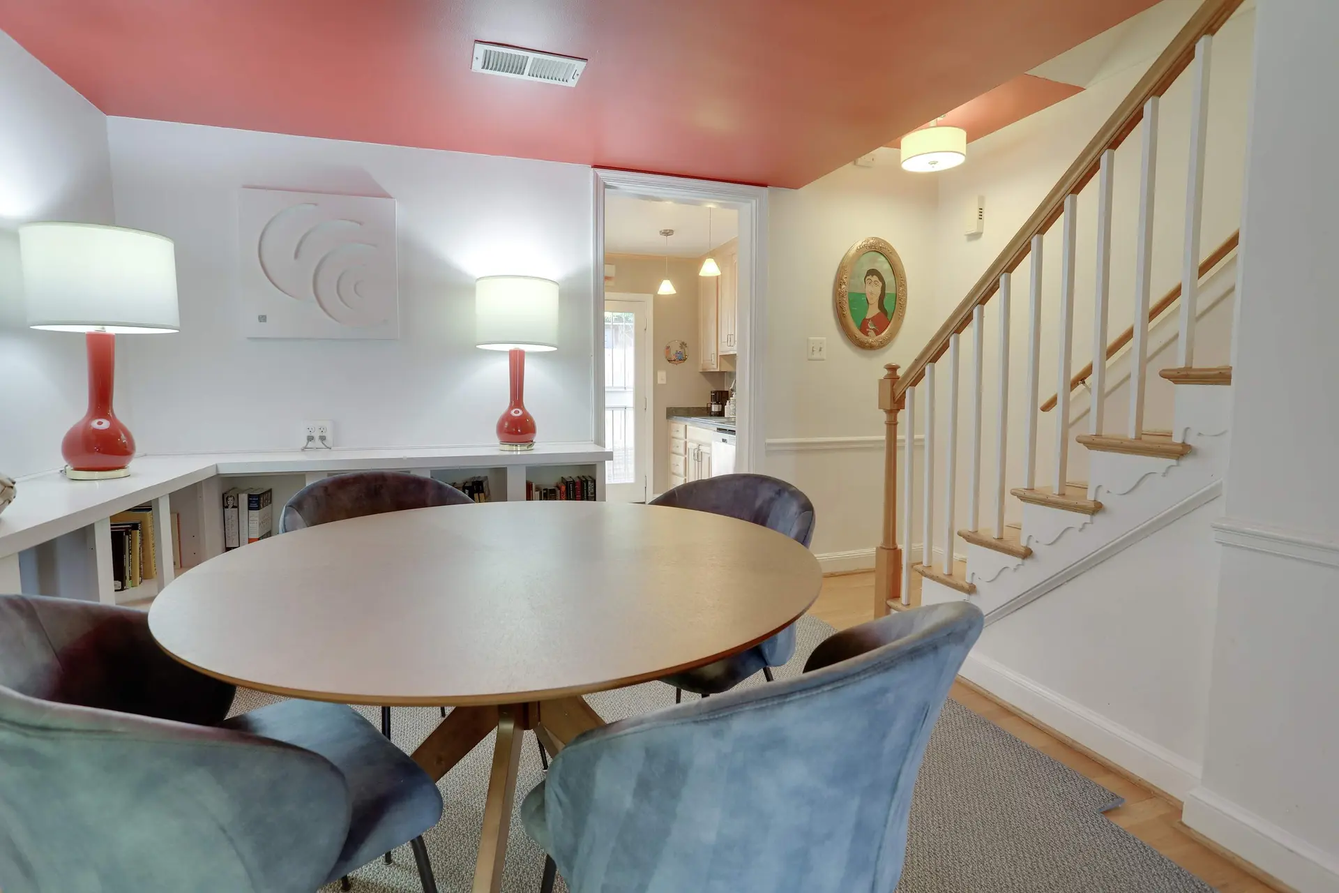 Sojourn Only 8 Blocks to Capitol & Private Patios