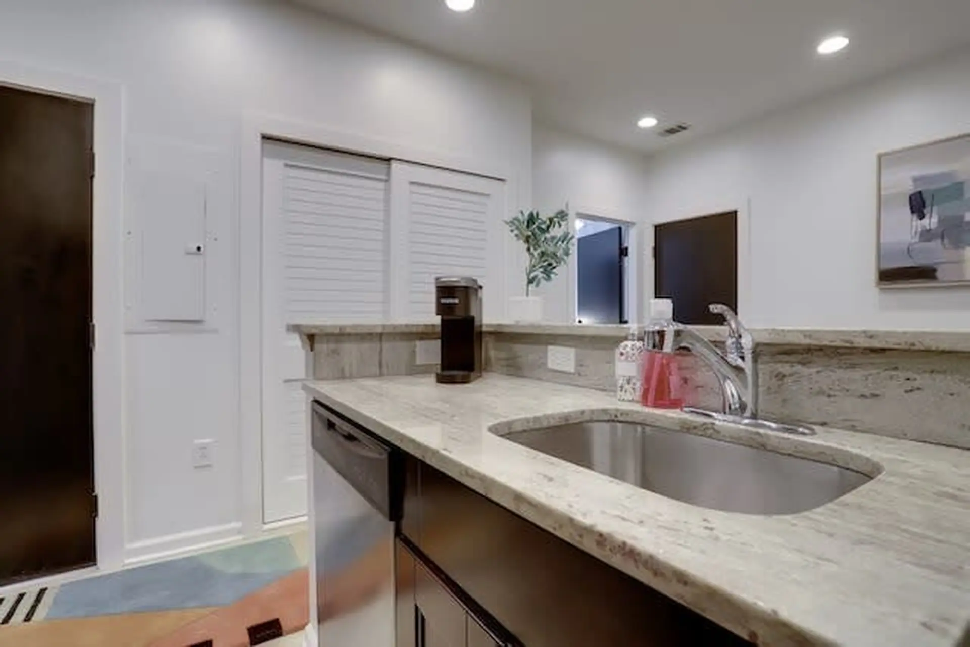Sojourn on Kenyon | 3 BR