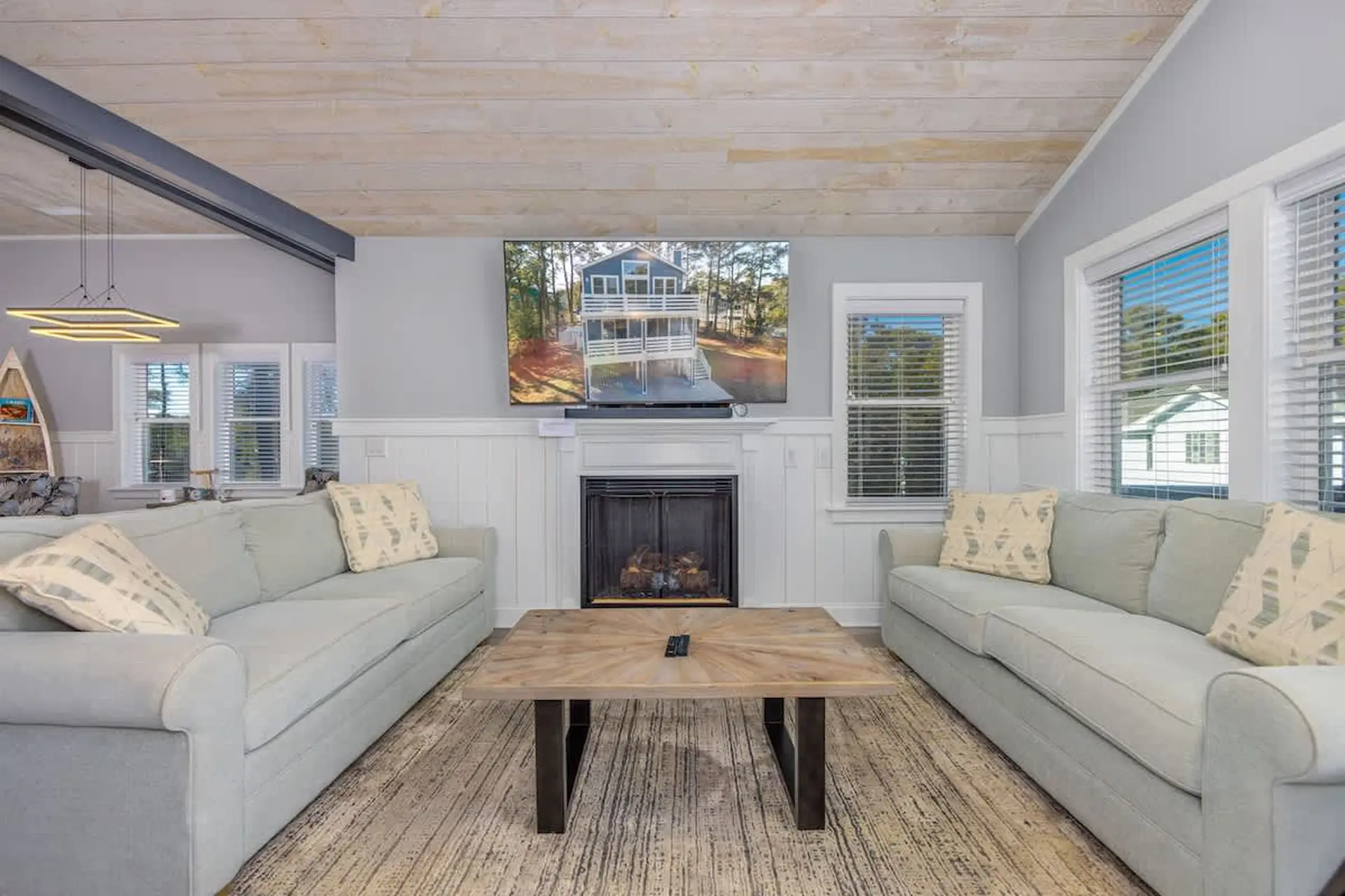Private Pool, EV Charger, Elevator & Game Room!