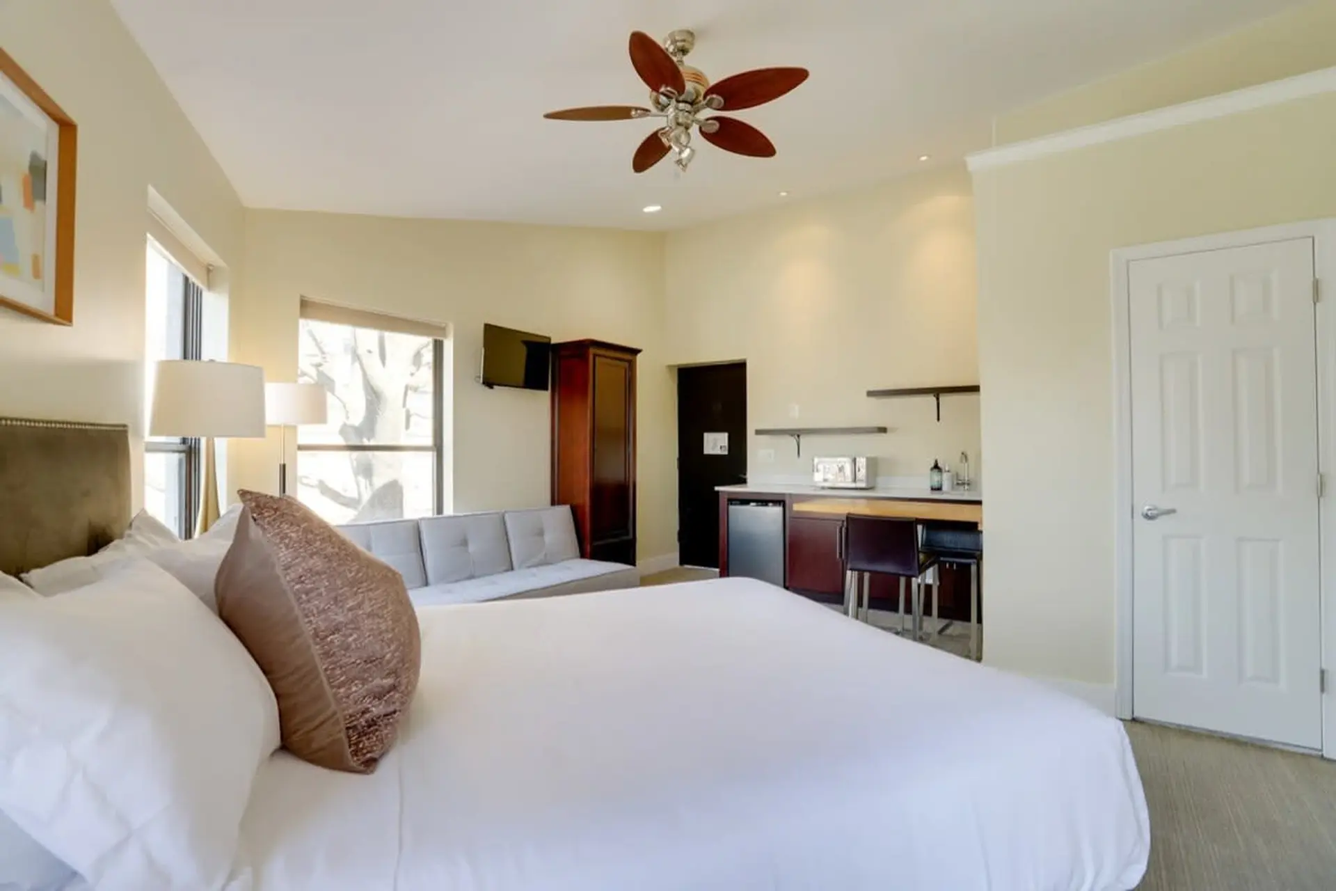 Sojourn at DuPont Place #7 | Pet Friendly