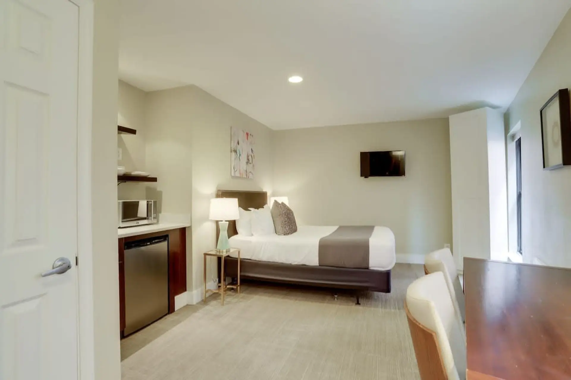 Sojourn at DuPont Place #3 | Pet Friendly
