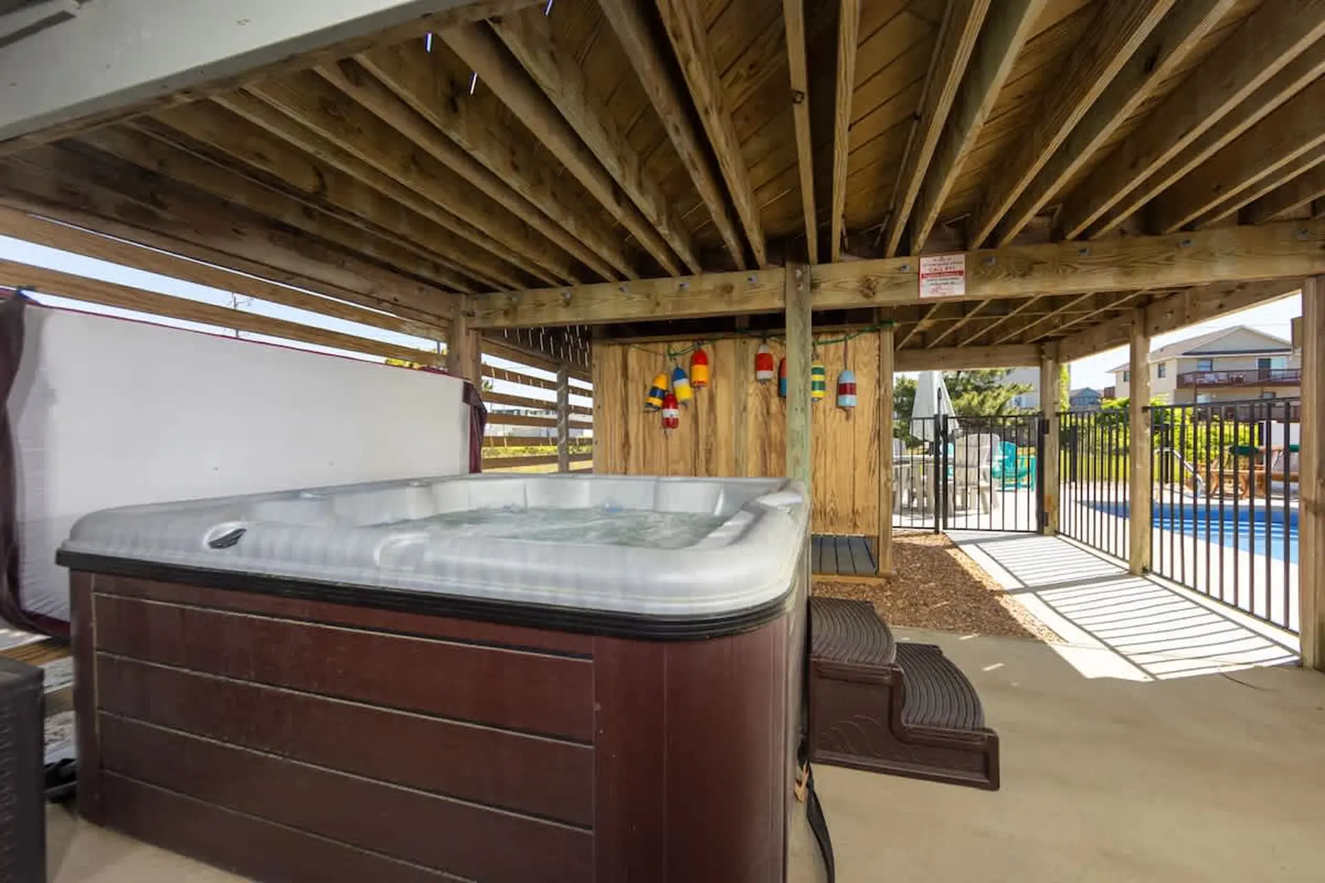 Private Pool, Hot Tub and 4Min Walk to Beach!