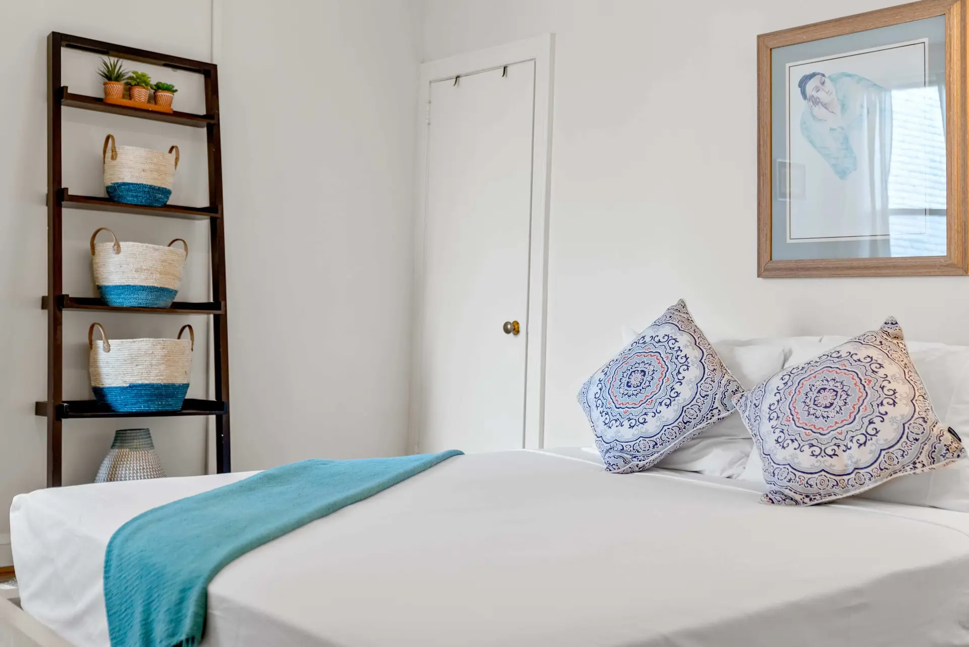 Sojourn Classic DC Rowhouse with Parking