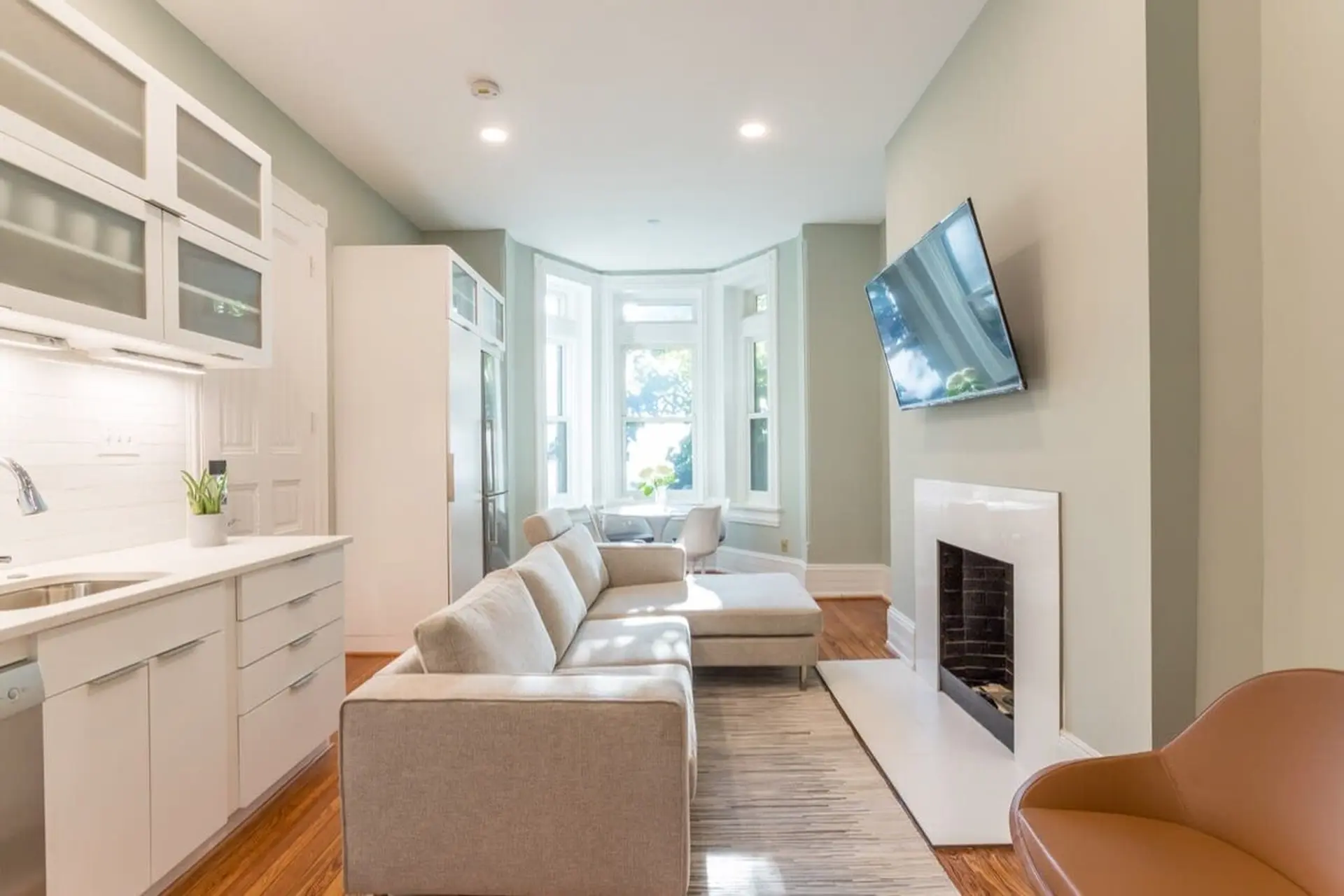 Sojourn Chic Boutique DuPont Living